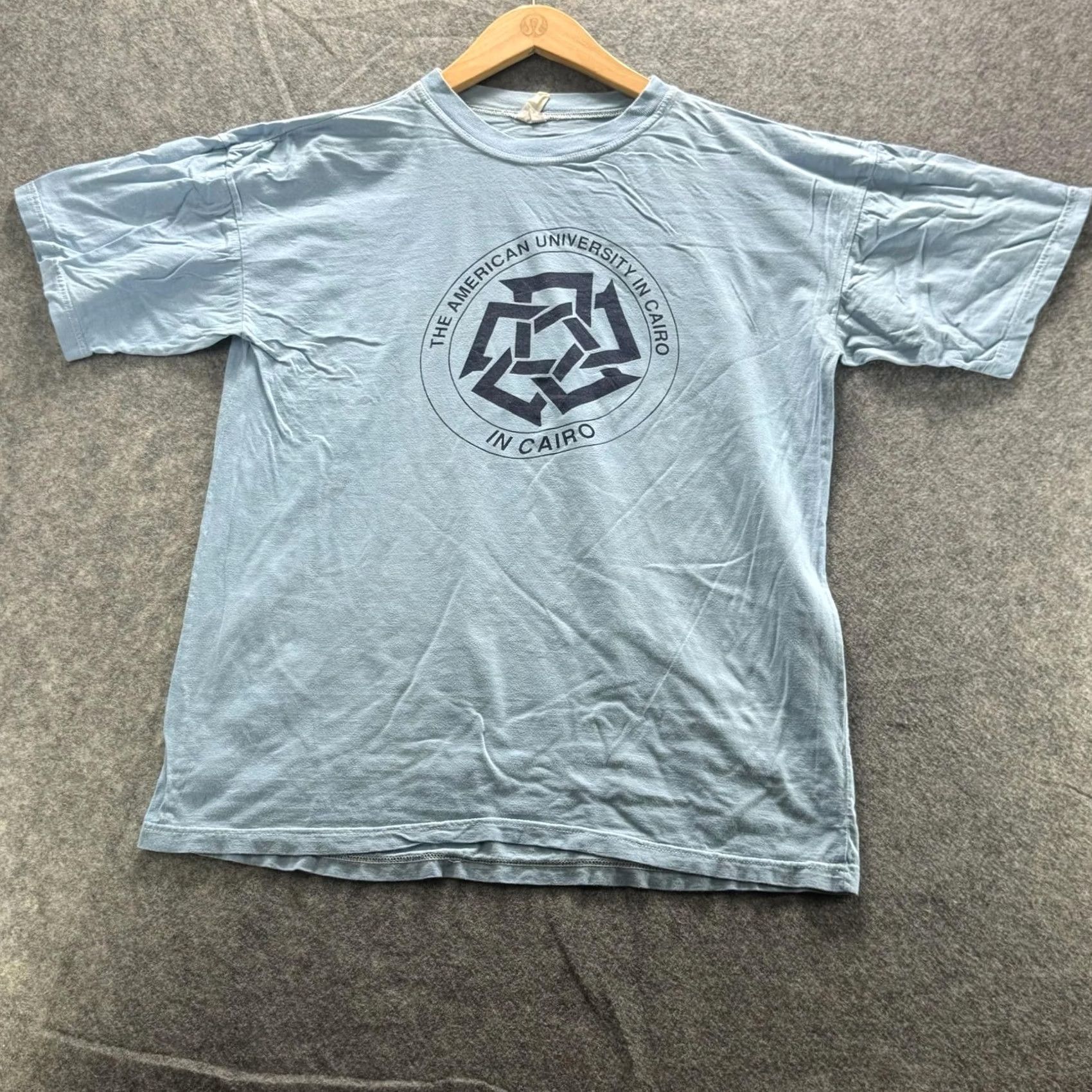 Vintage VINTAGE The American University in Cairo Shirt Mens M Blue Graphic Tee Crewneck Size US M / EU 48-50 / 2 - 2 Thumbnail