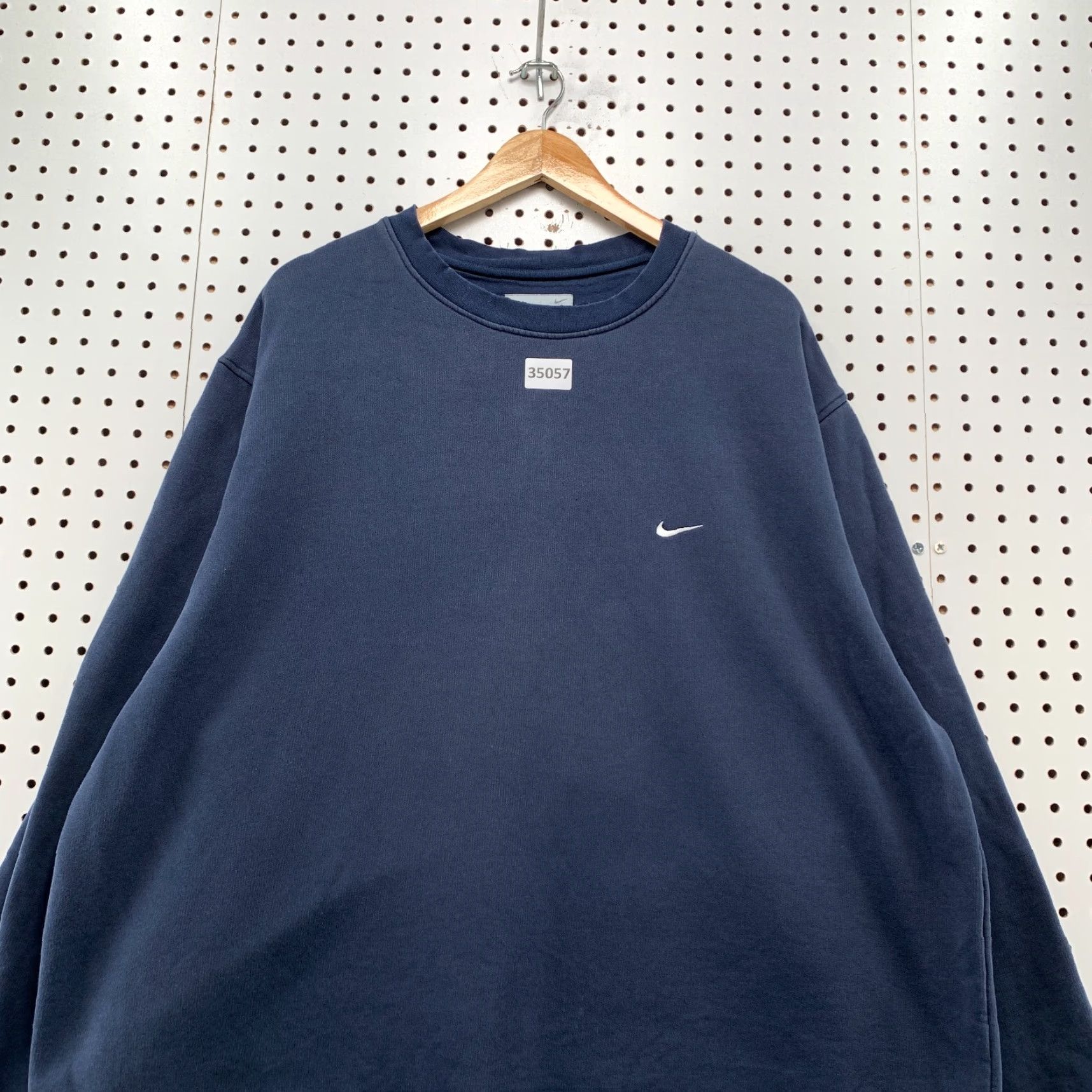 Nike VINTAGE Nike Sweatshirt Shirt Mens 2XL Navy Blue Swoosh Pullover 28x31.5 90s Mens Size US XXL / EU 58 / 5 - 2 Thumbnail