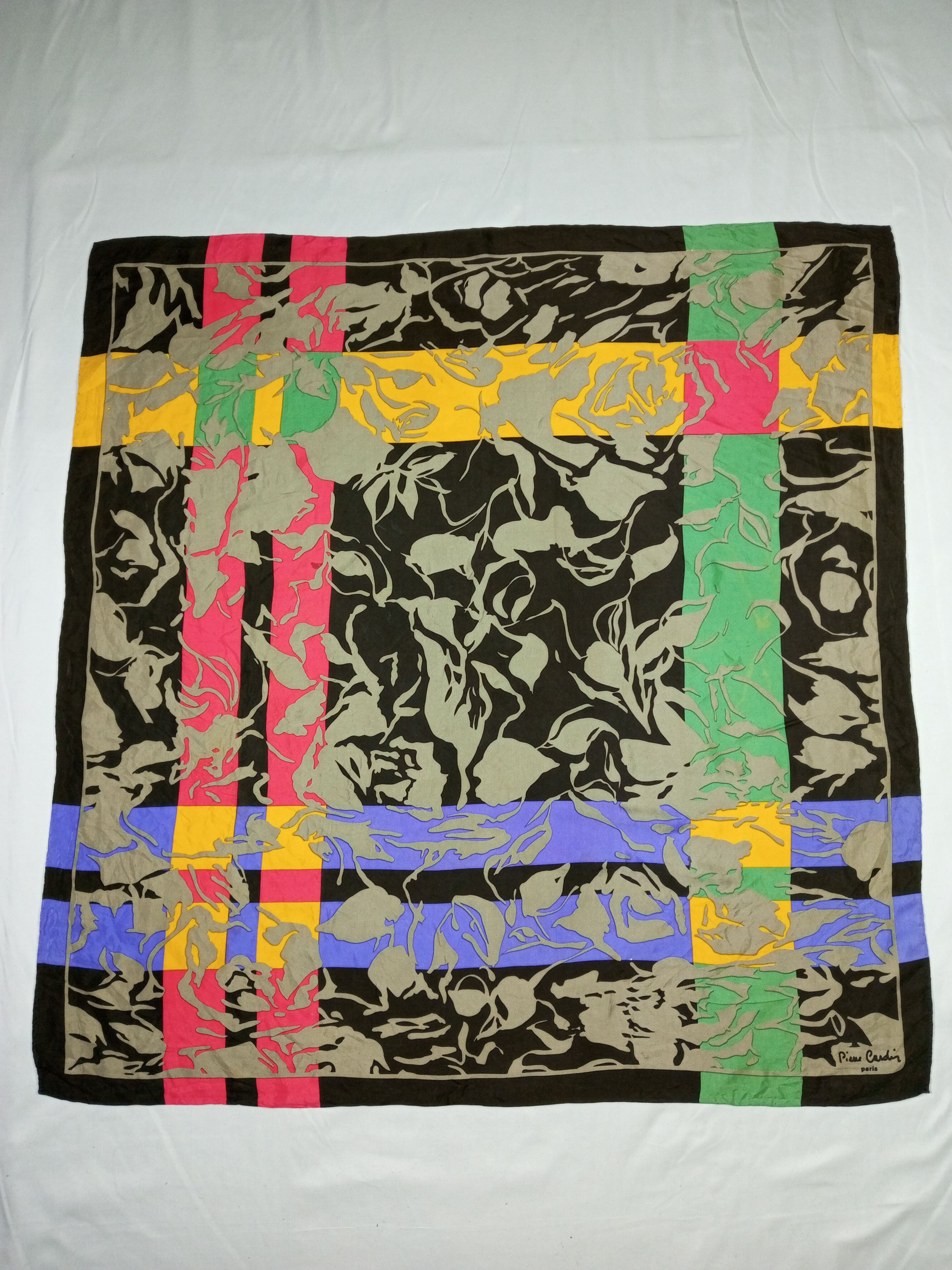 Pierre Cardin × Vintage Vintage Pierre Cardin Silk Scarf Size ONE SIZE - 1 Thumbnail