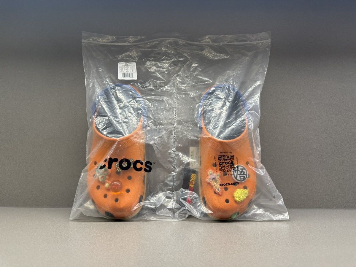 Crocs Crocs Classic Clog Dragon Ball Z Goku Size US 8 / EU 41 - 4 Thumbnail