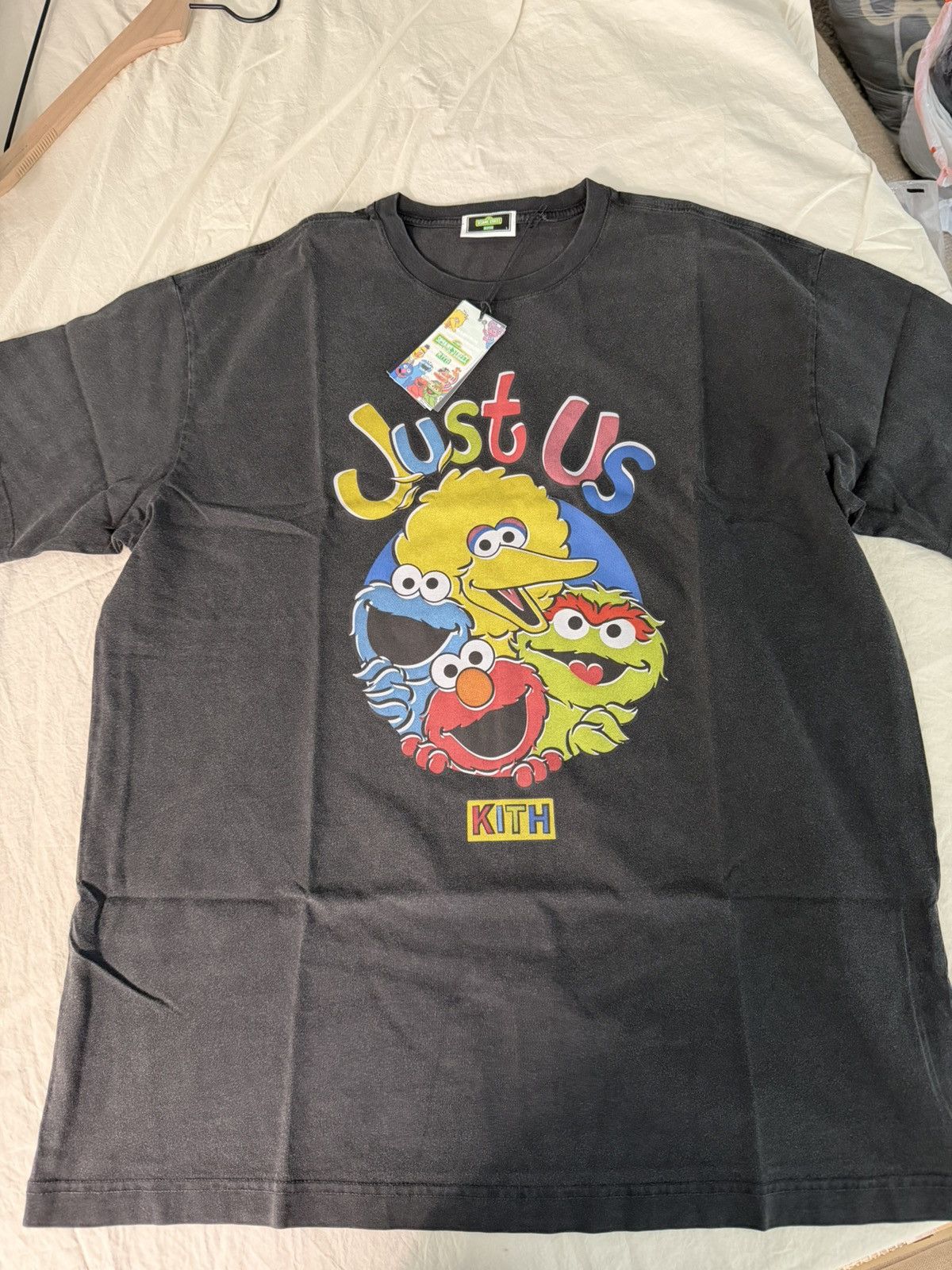 Kith Kith X Sesame Street just us T-shirt Size US L / EU 52-54 / 3 - 1 Thumbnail