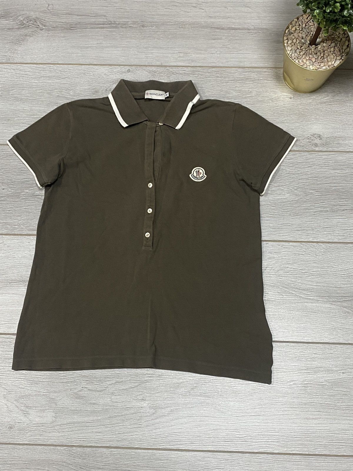 Moncler Moncler polo vintage buttons up Size M / US 6-8 / IT 42-44 - 1 Thumbnail