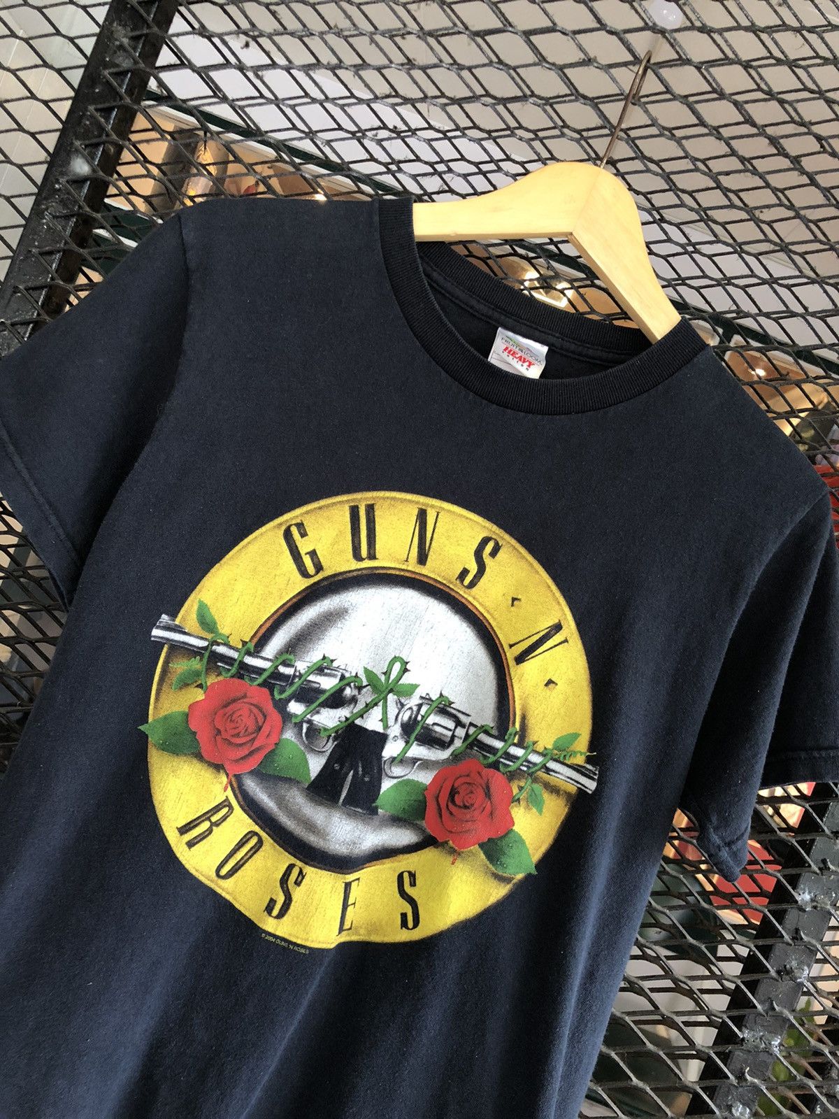 Band Tees × Vintage VINTAGE GUNS N ROSES 2004 TEE SHIRT Size US S / EU 44-46 / 1 - 2 Thumbnail