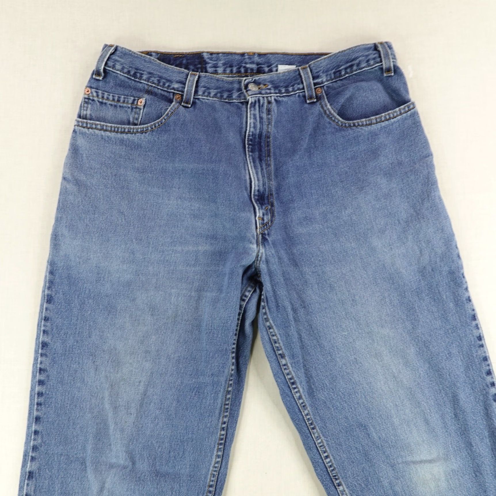 Levi's VINTAGE Levi's Jeans Mens 38x30 Blue Denim 560 Tapered 90s Faded Baggy Size US 37 - 2 Thumbnail
