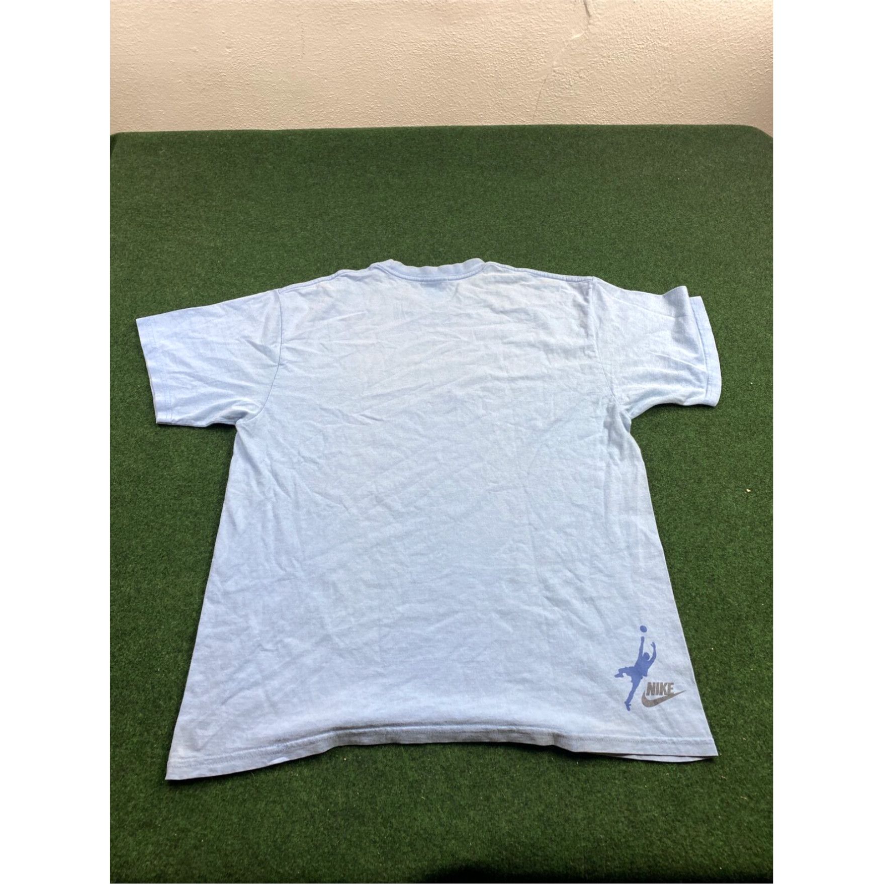 Nike Vintage Nike Soccer T-Shirt Size large fast Shipping blue Size US L / EU 52-54 / 3 - 6 Thumbnail