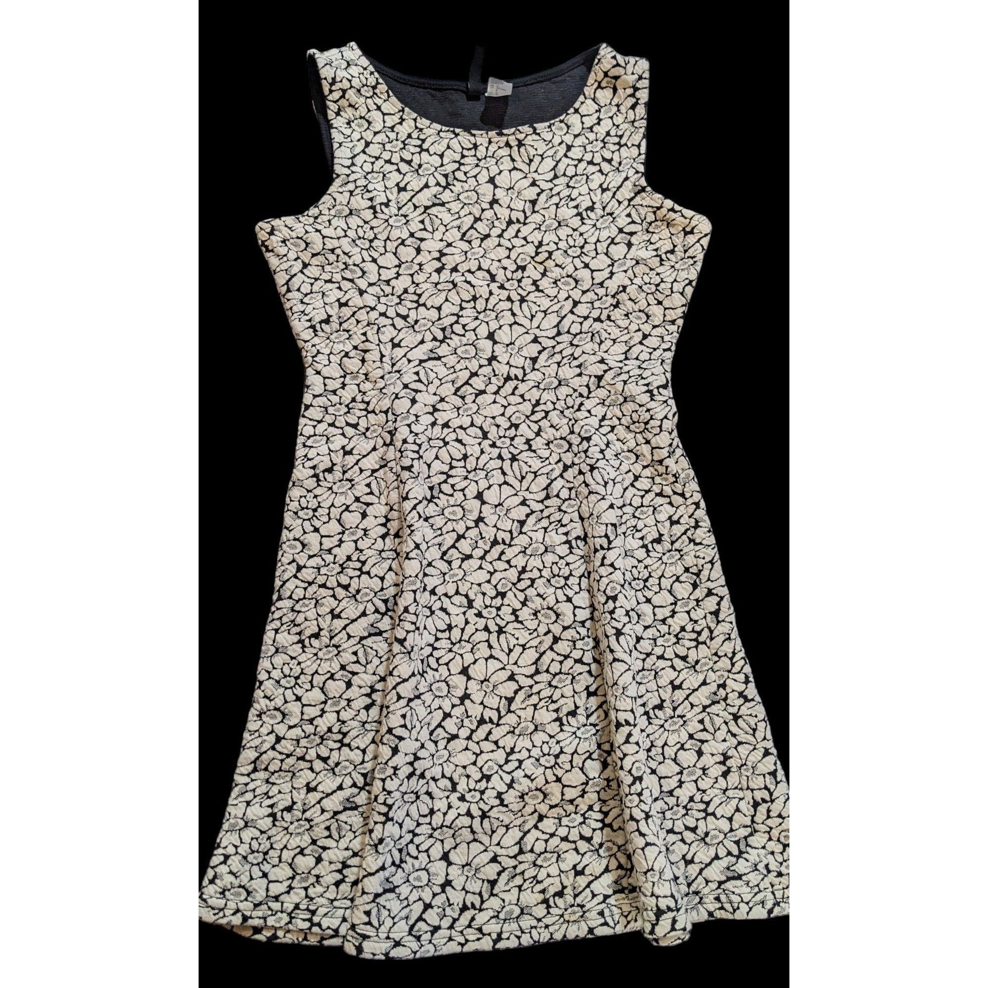 Divided Divided H&M Daisy Dress Size M / US 6-8 / IT 42-44 - 12 Thumbnail