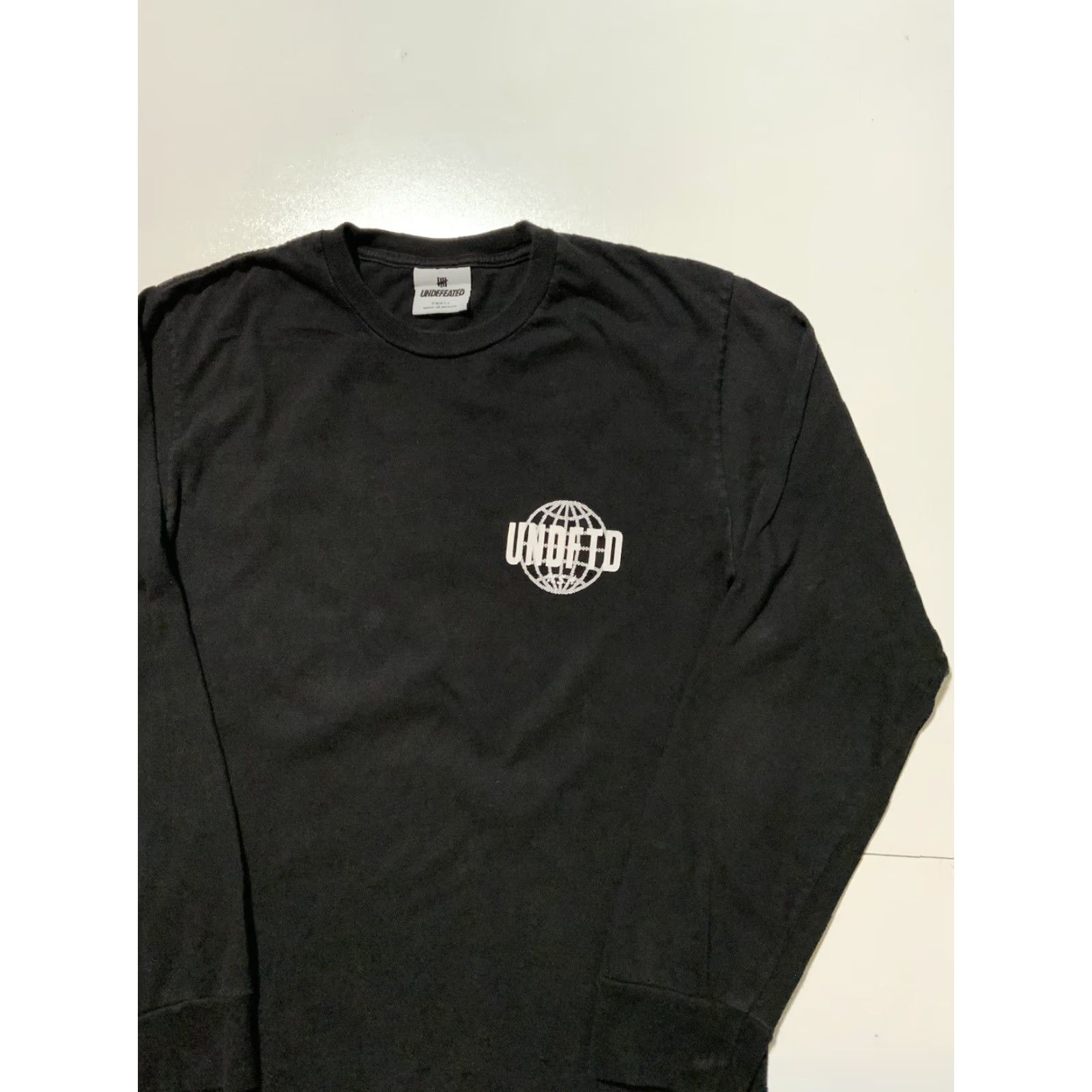 Undefeated UNDFTD Undefeated Racing Club Globe Black L/S Crewneck Graphic T-Shirt Sz. S Mens Shirt Size US S / EU 44-46 / 1 - 3 Thumbnail