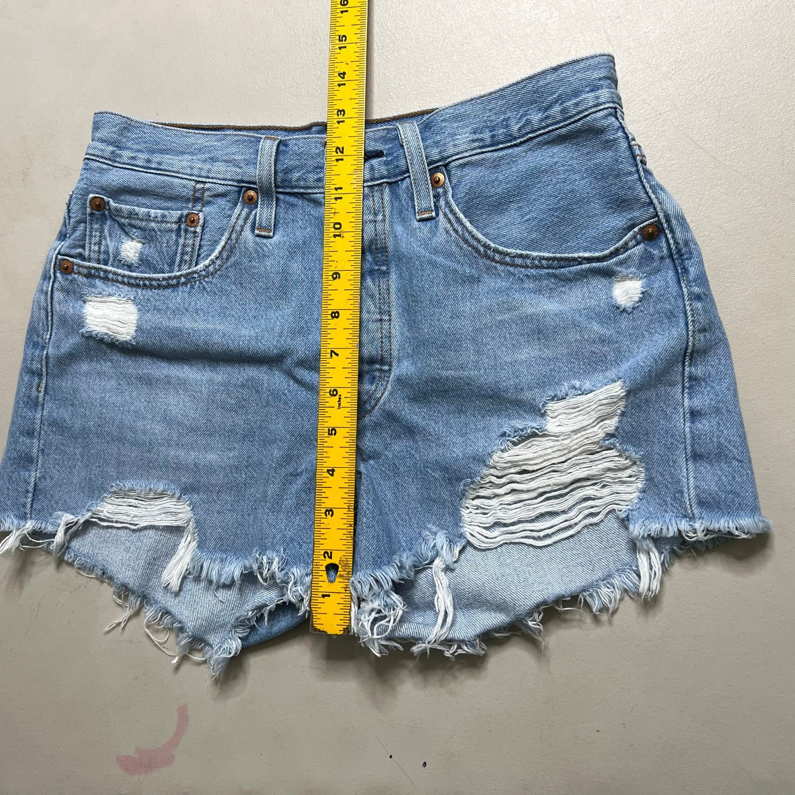 Levi's Levi’s 501 High Rise Distressed Cutoff Denim Shorts W27 Size 27" / US 4 / IT 40 - 6 Thumbnail