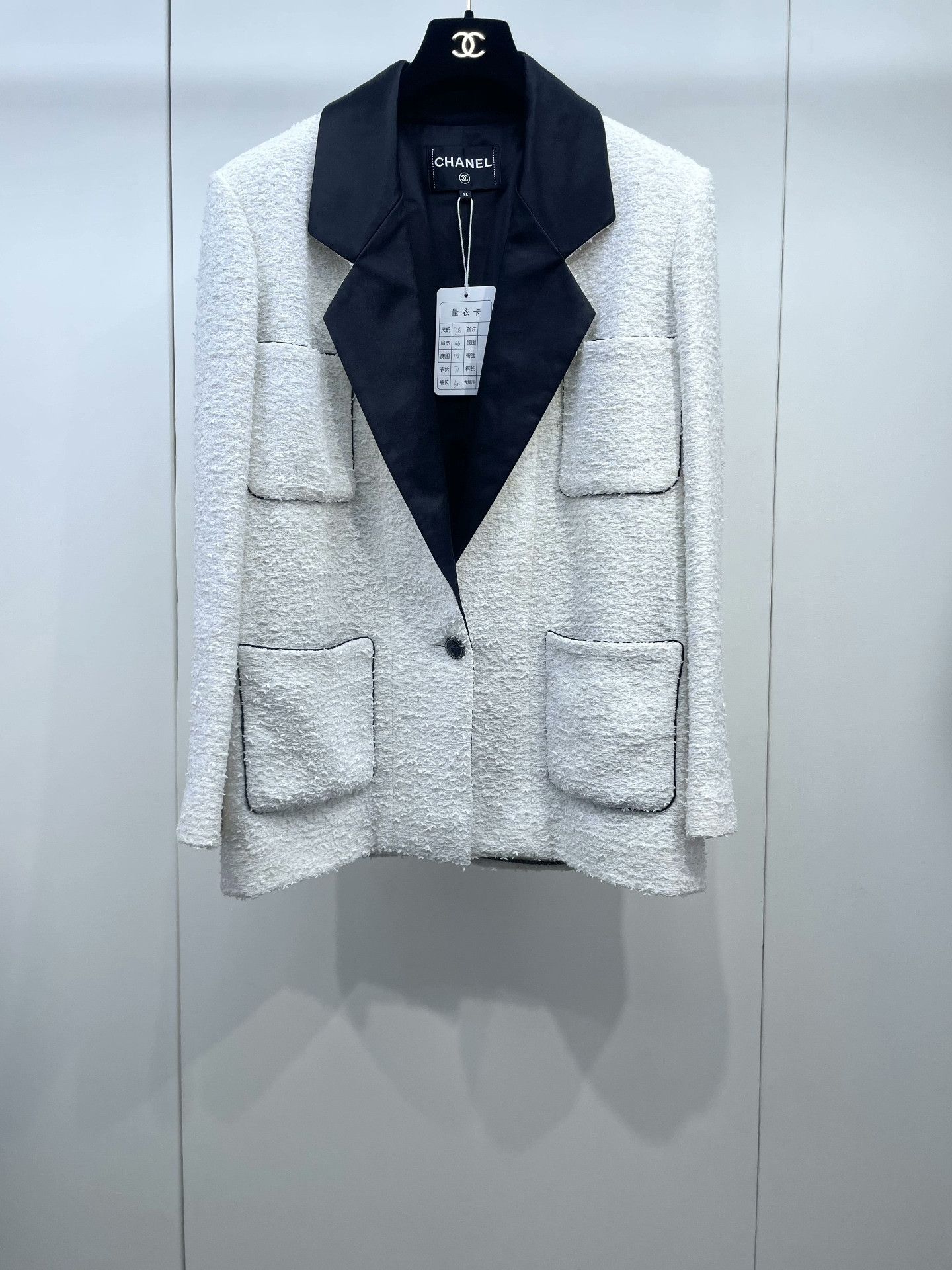 Chanel Chanel 22P Wang Yibo Black White Blazer Size US M / EU 48-50 / 2 - 1 Thumbnail