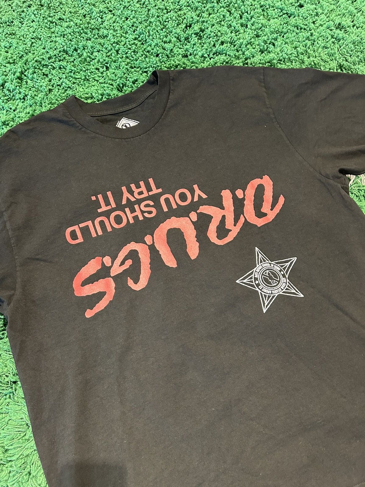 Travis Scott Travis Scott D.R.U.G.S Tee Black Size US XL / EU 56 / 4 - 2 Thumbnail