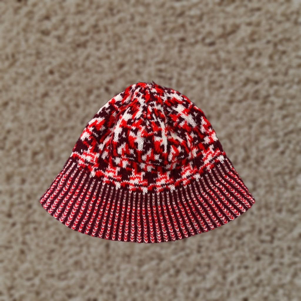 Vintage Unbranded Beanie Hat Adult One Size Burgundy Red White Knit Acrylic Blend Ski Theme Unisex Size ONE SIZE - 1 Thumbnail