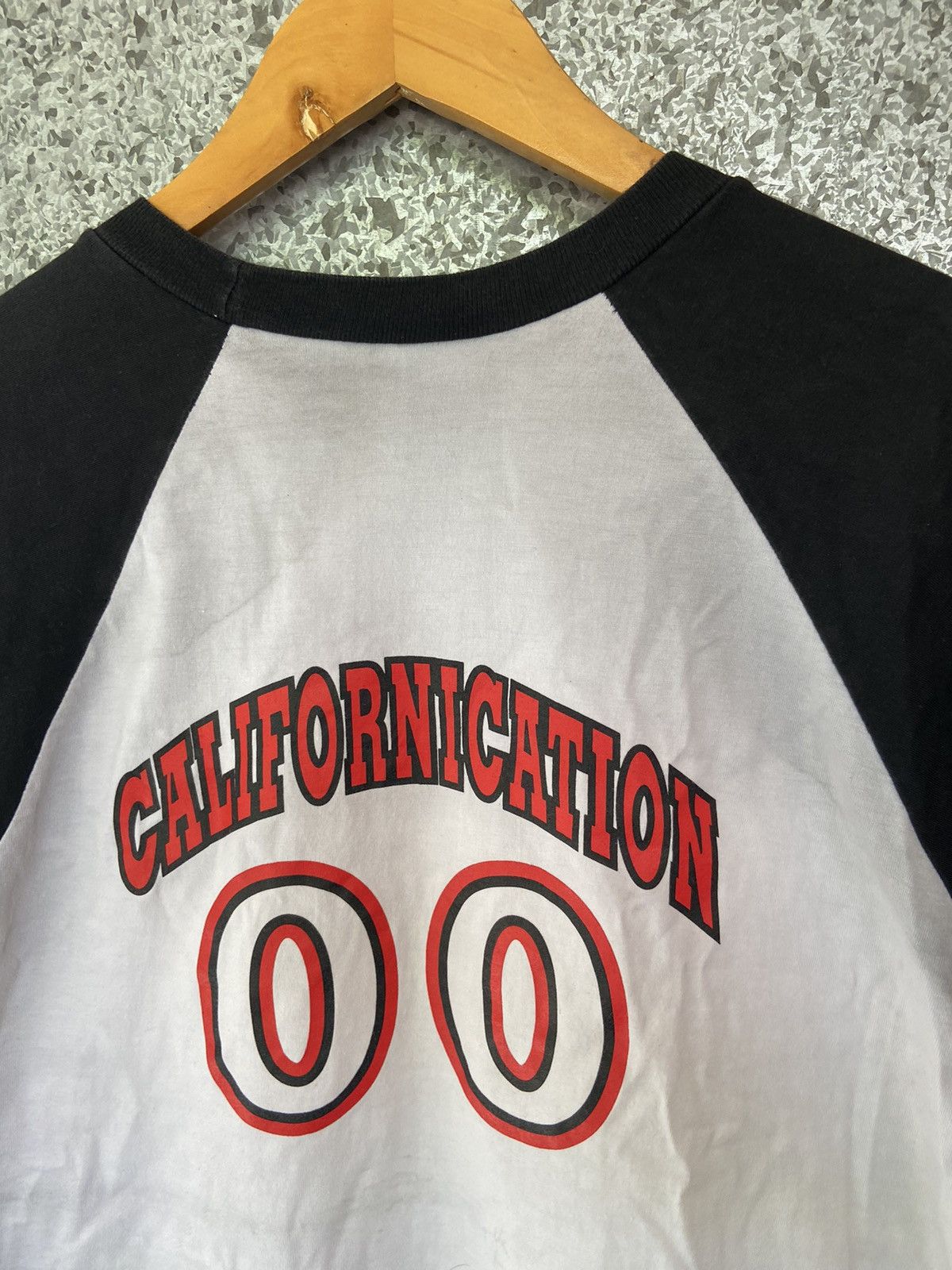 Band Tees 🔥 Vtg Red hot Chilli Peppers t shirt raglan Californication Size US L / EU 52-54 / 3 - 4 Thumbnail
