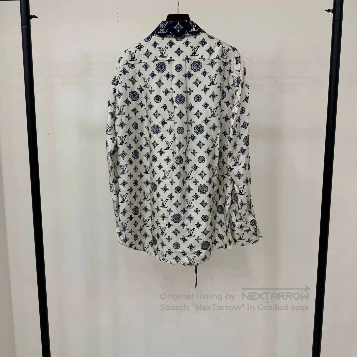 Louis Vuitton Louis Vuitton 25 White Blue Silk Shirt. Size US XL / EU 56 / 4 - 2 Thumbnail
