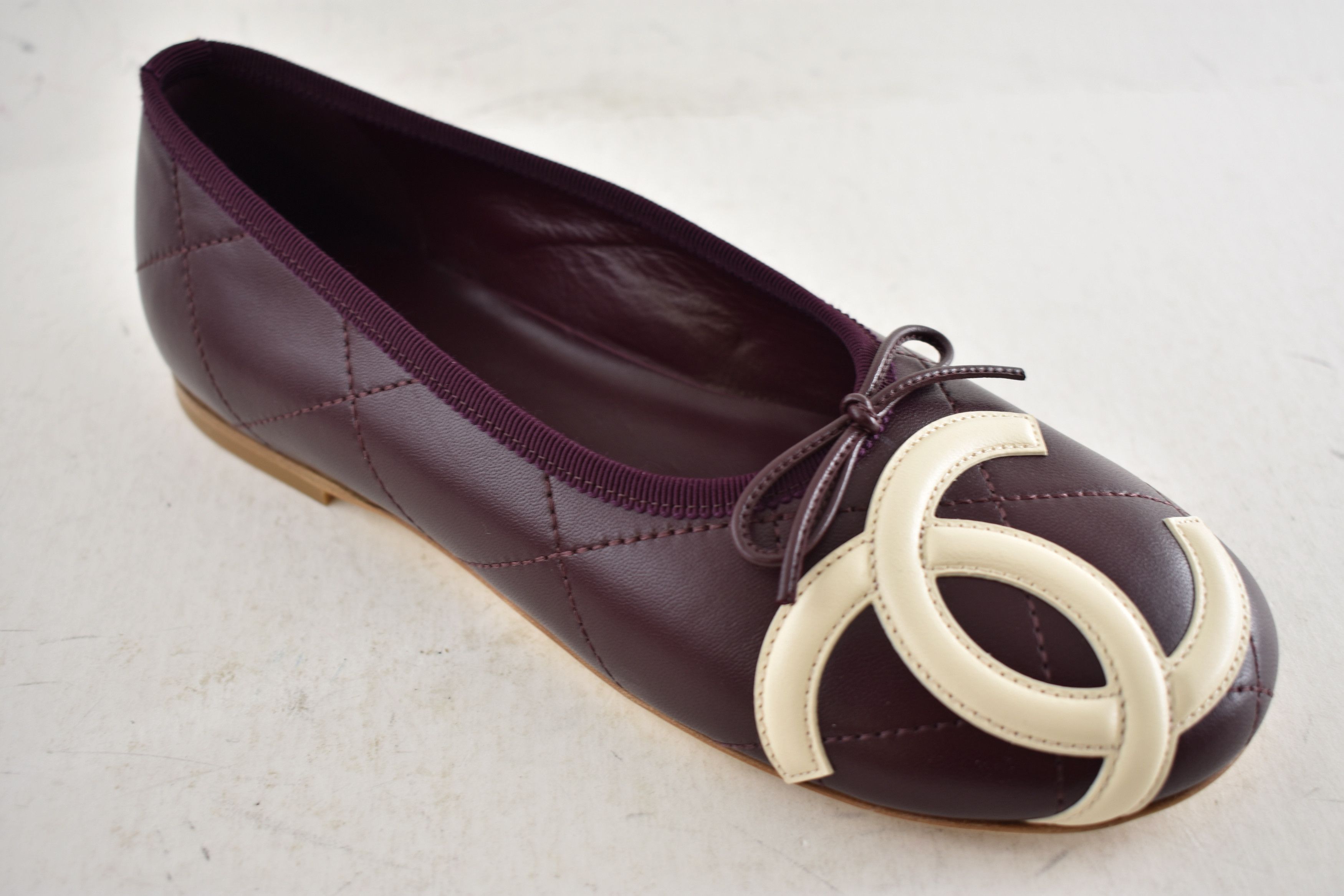 Chanel 26M Coco Beach Cambon Burgundy CC Ballet Ballerina Flat 37.5 Size US 7.5 / IT 37.5 - 5 Thumbnail