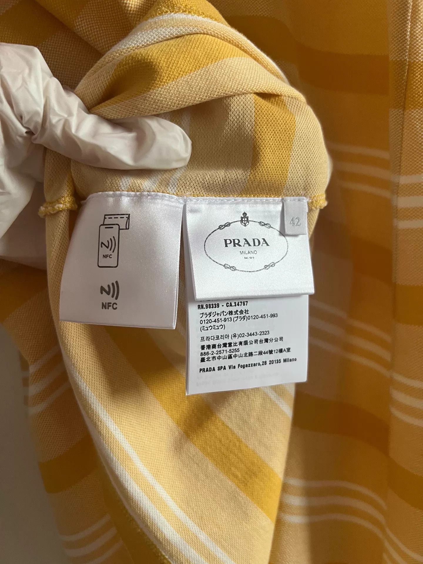 Prada Prada Women's Short-Sleeve Dress Unworn with Tags Size M / US 6-8 / IT 42-44 - 4 Thumbnail