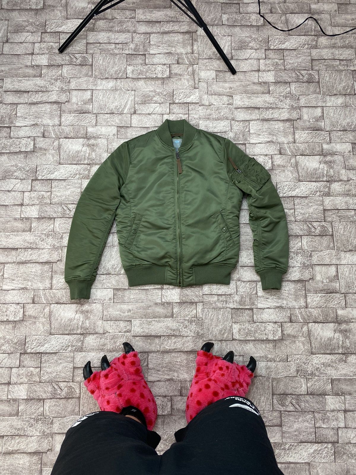 Alpha Industries × Vintage Olive Alpha Industries Bomber Jacket Khaki Size US S / EU 44-46 / 1 - 2 Thumbnail