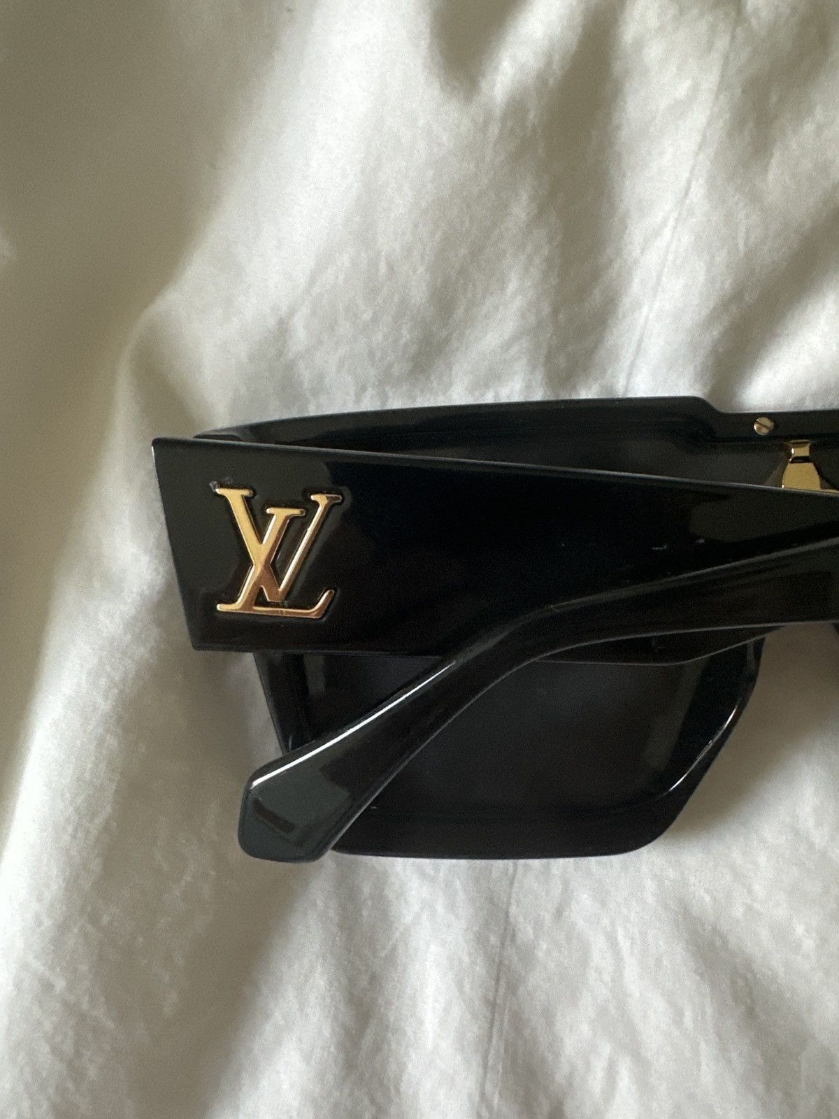 Louis Vuitton LOUIS VUITTON CYCLONE SUNGLASSES Size ONE SIZE - 4 Thumbnail