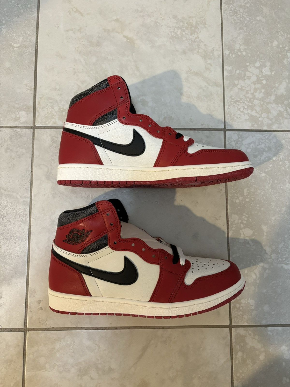 Jordan Brand new Air Jordan 1 Retro High OG Chicago Lost and Found shoes Size US 9.5 / EU 42-43 - 3 Thumbnail
