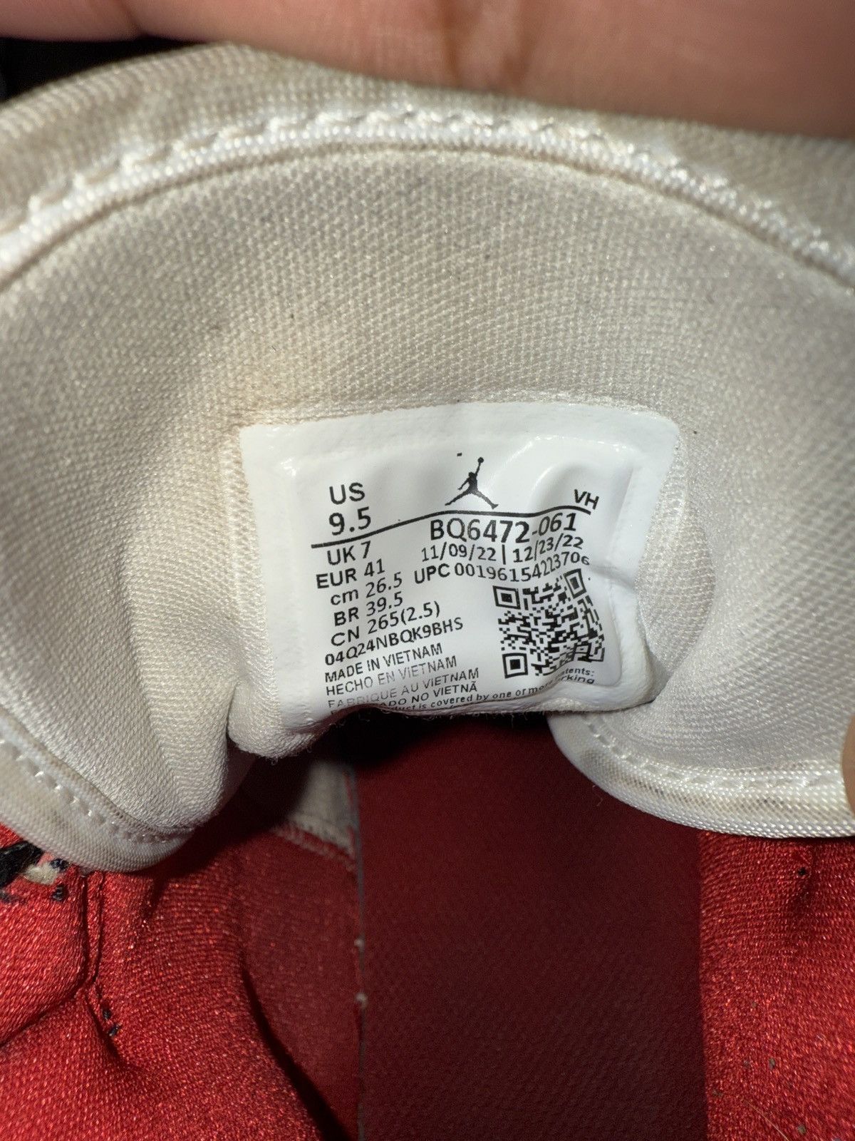 Nike Air Jordan 1s Size US 9.5 / IT 39.5 - 6 Thumbnail