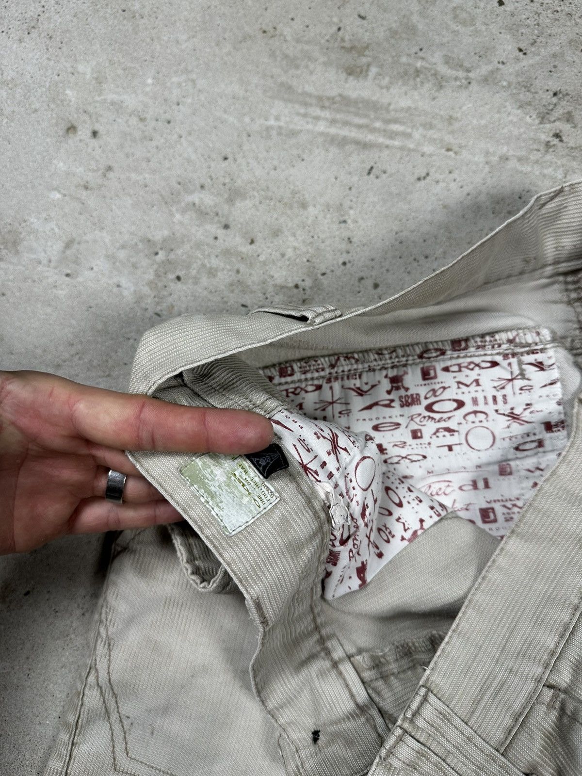 Oakley × Vintage Vintage Y2K Oakley Distressed Baggy Corduroy Shorts Cargo Size US 33 - 9 Thumbnail