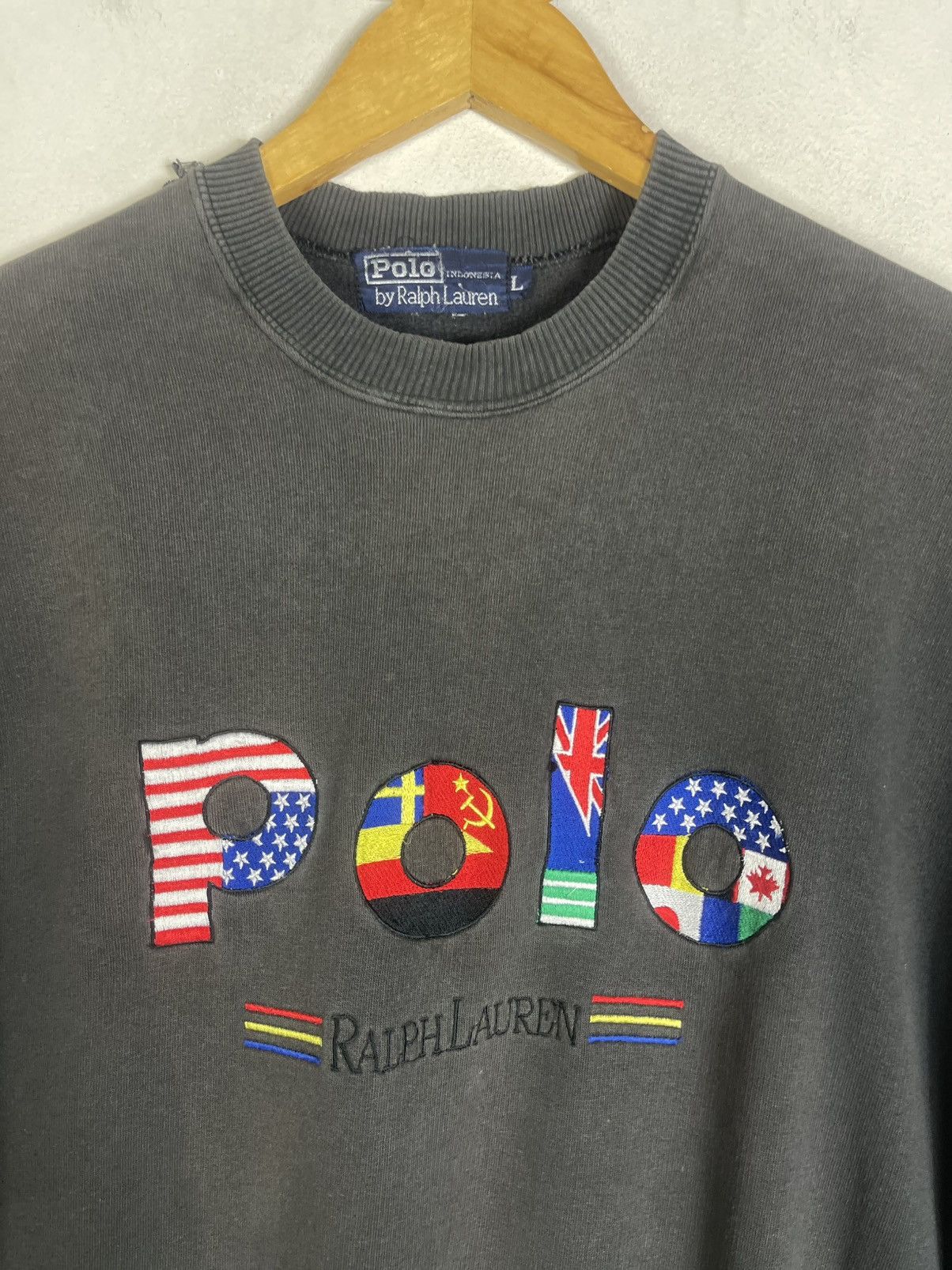 Polo Ralph Lauren RARE 90s Polo Ralph Lauren International Flag Sweatshirt Size US L / EU 52-54 / 3 - 5 Thumbnail