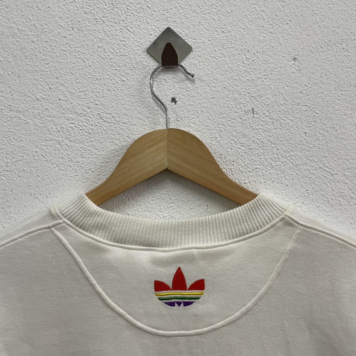 Adidas × Vintage 🔥Vintage Adidas Embroidered Multicolour Logo Sweatshirts Size US M / EU 48-50 / 2 - 3 Thumbnail