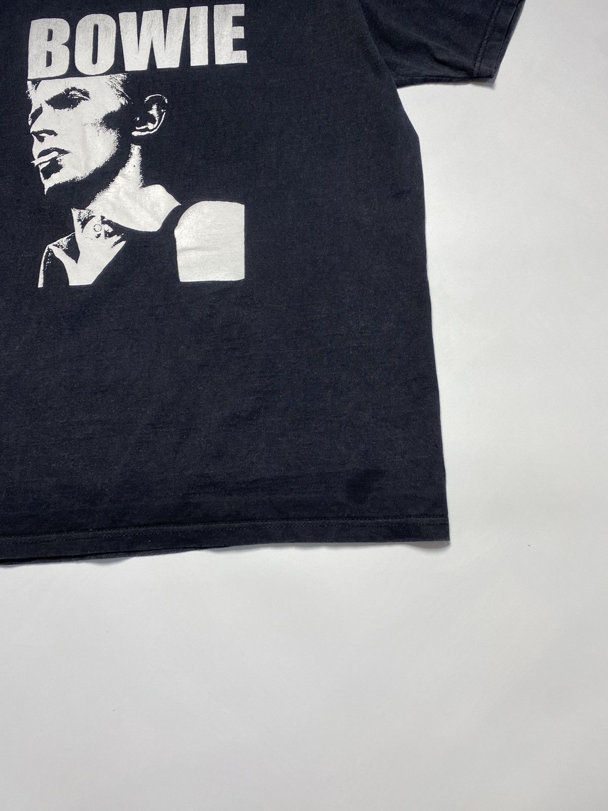 Band Tees × Vintage Vintage Y2K David Bowie Portrait Sun Faded T-Shirt Size US M / EU 48-50 / 2 - 8 Thumbnail