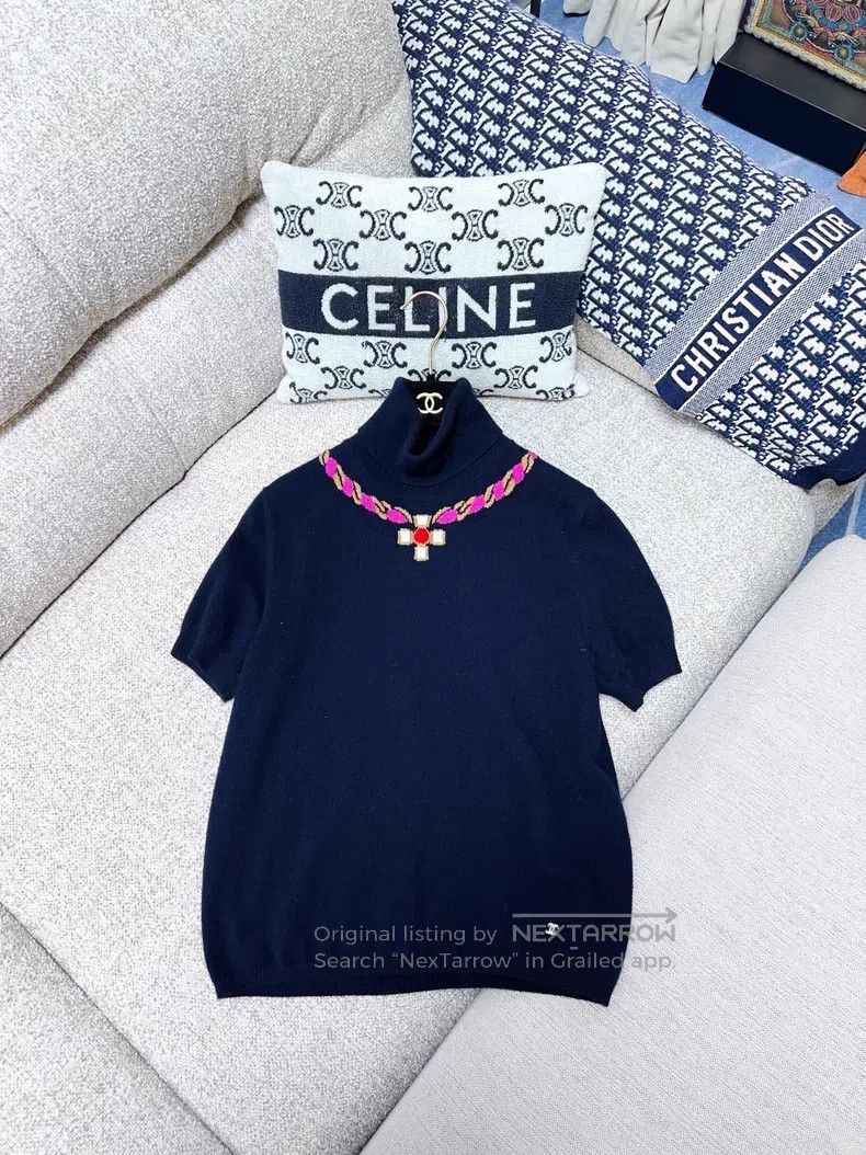 Chanel Chanel Neckline pink gemstone necklace high collar knitted Size XS / US 0-2 / IT 36-38 - 1 Thumbnail