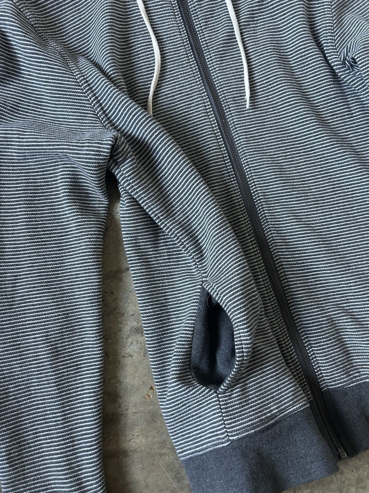 Gap Vintage GAP Zip Hoodie –Micro Stripe / Early 2000s Essential Size US S / EU 44-46 / 1 - 4 Thumbnail