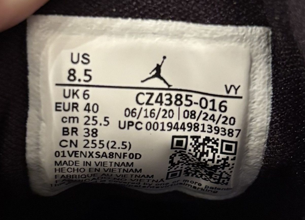 Jordan Brand Wmns Air Jordan 1 Mid SE 'Gold Pendants' Size US 8.5 / IT 38.5 - 8 Thumbnail