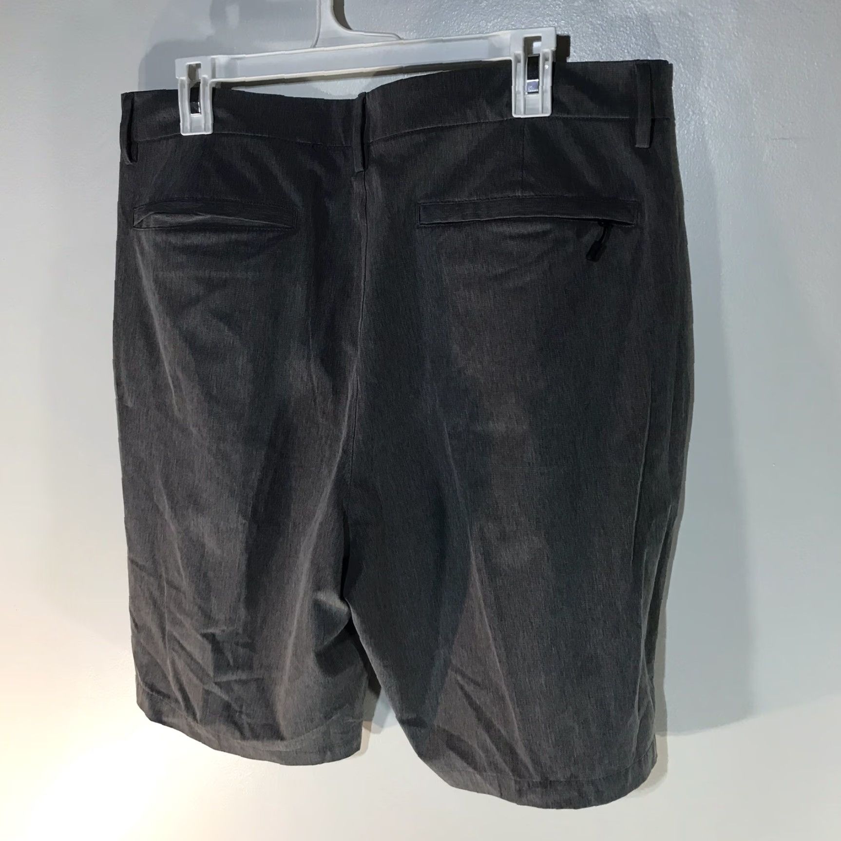 Old Navy Old Navy Active Stretchtech Gray Softshell Shorts Mens Size 36 Size US 36 / EU 52 - 4 Thumbnail