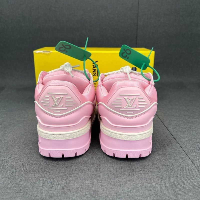 Louis Vuitton Louis Vuitton Trainer Maxi LOVE Pink Sneakers Size US 8 / IT 38 - 3 Thumbnail