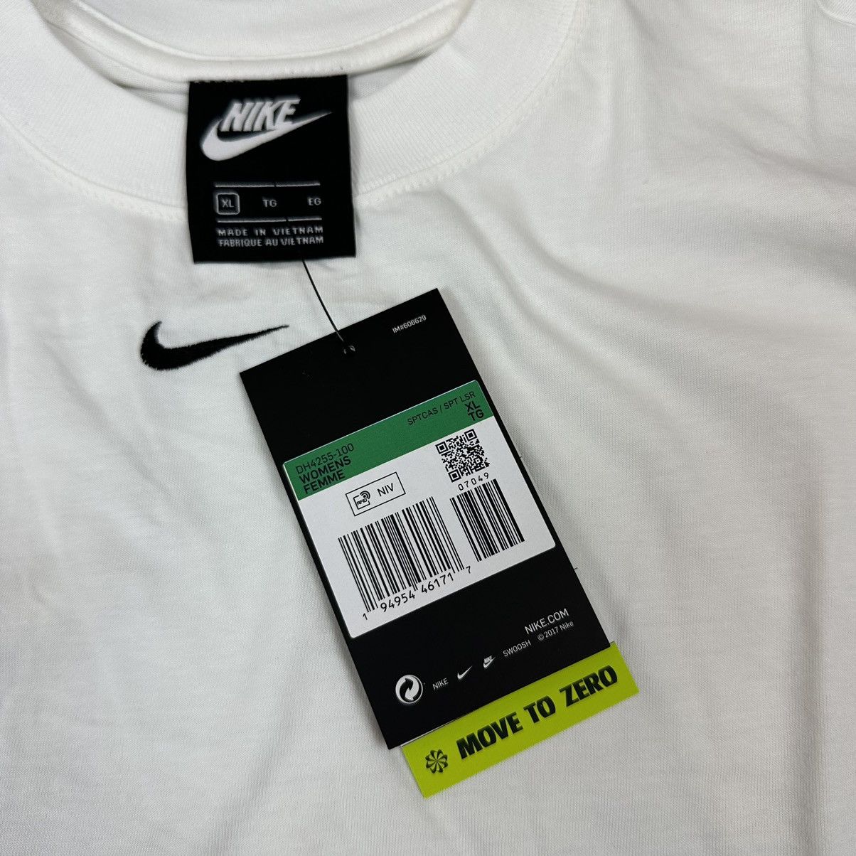 Nike Nike central swoosh t-shirt XL white streetwear Size US XL / EU 56 / 4 - 3 Thumbnail
