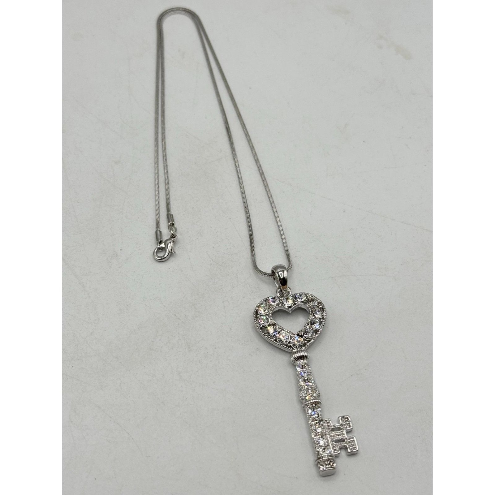 Vintage Vintage silver rhinestone heart key charm pendant necklace Size ONE SIZE - 4 Thumbnail