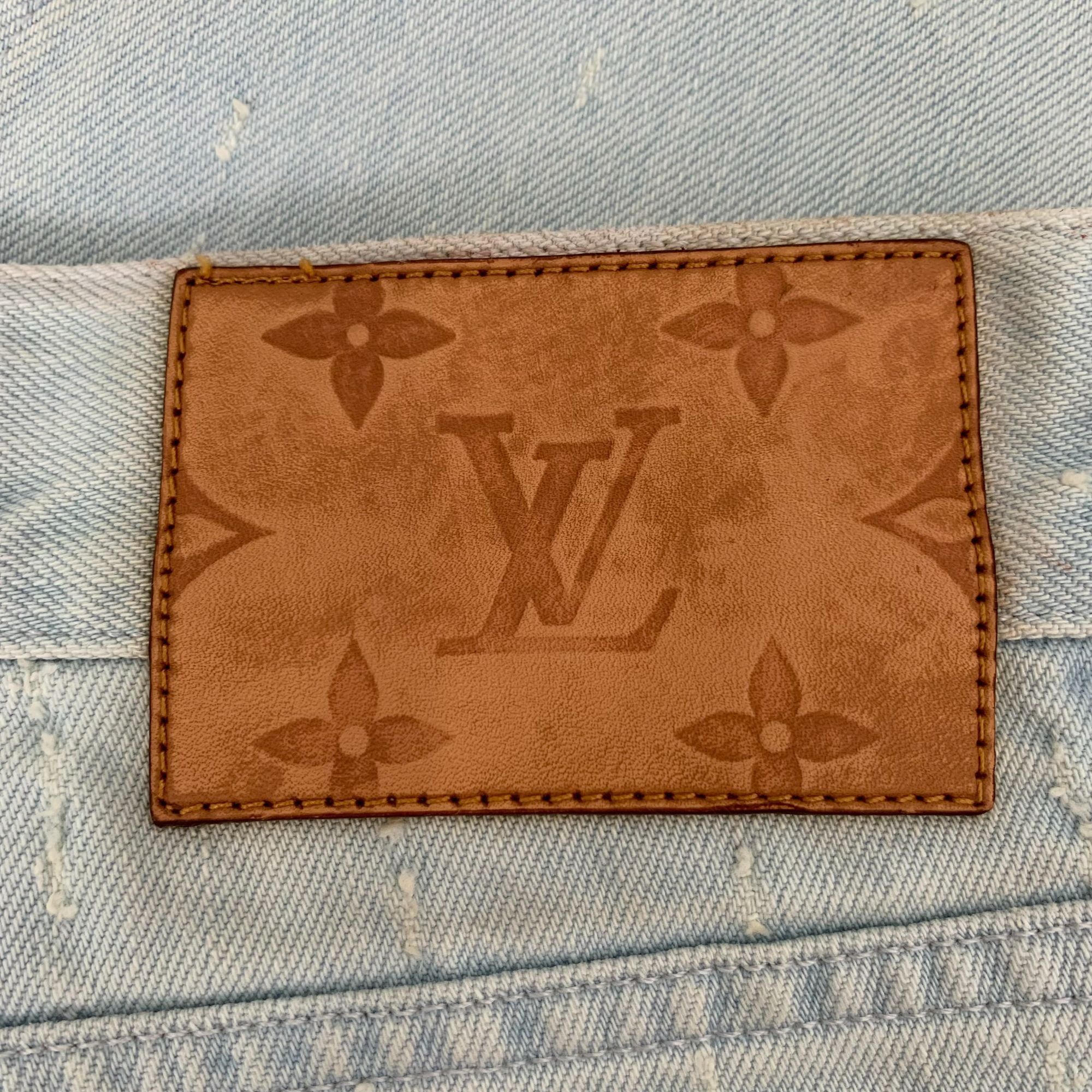 Louis Vuitton Louis Vuitton Light Wash Distressed Monogram Denim Jeans Size US 32 / EU 48 - 6 Thumbnail