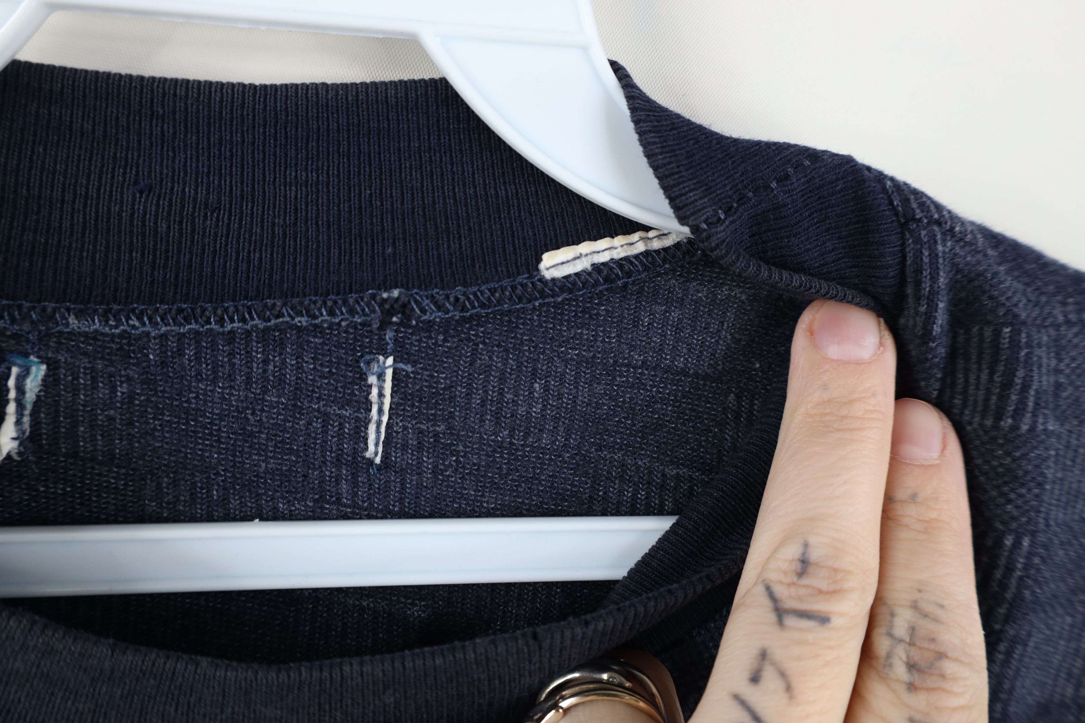 Vintage Vintage 90s Streetwear Knit Pocket T-Shirt Navy Blue Size US XL / EU 56 / 4 - 6 Thumbnail