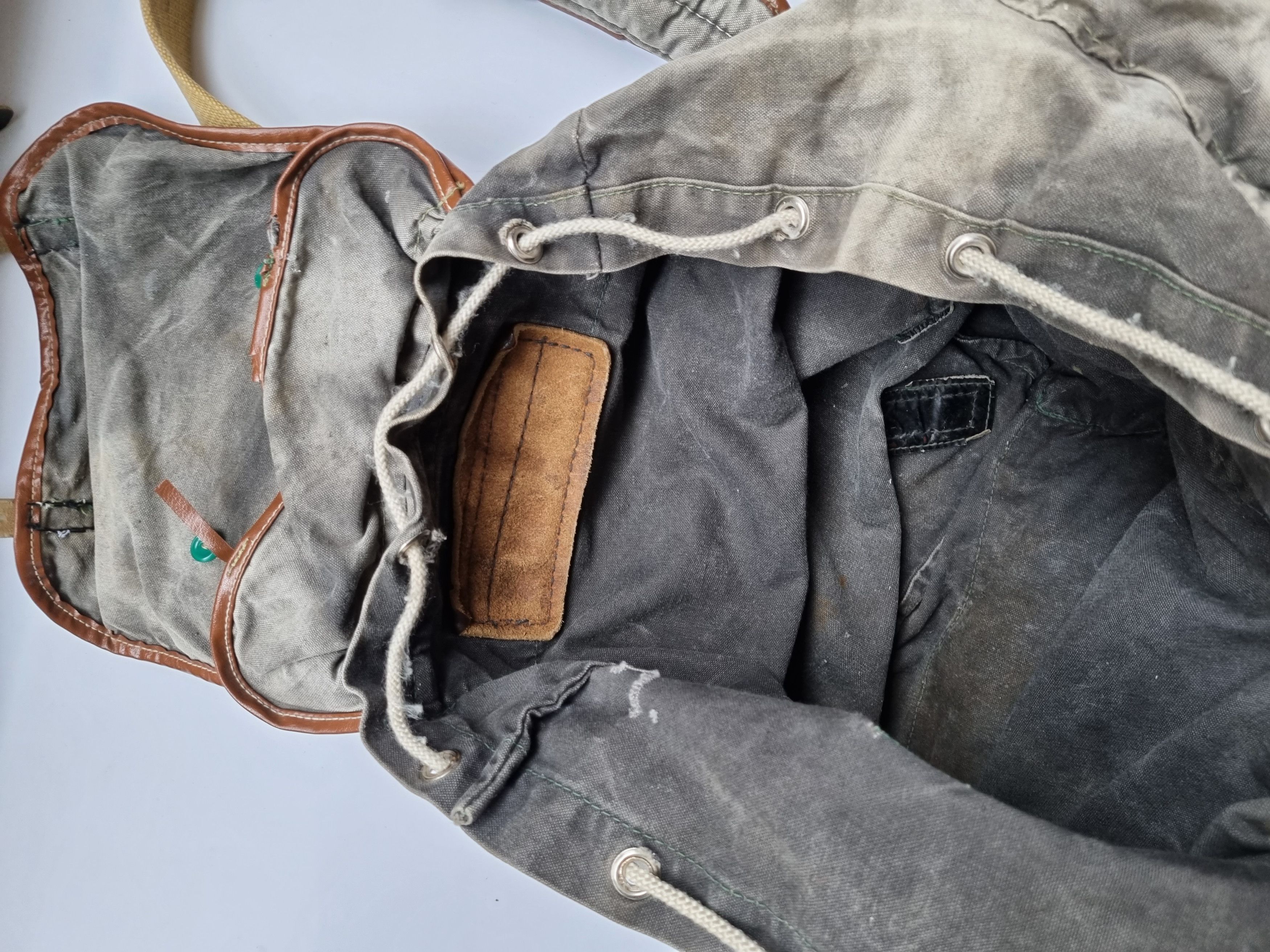 Japanese Brand 50s Vintage Sun Faded Thrashed Backpack Amazing Fade Size ONE SIZE - 14 Thumbnail