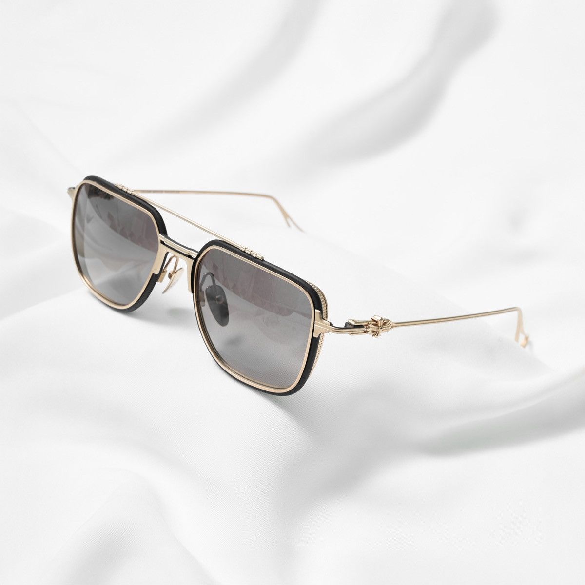 Chrome Hearts CHROME HEARTS HUMPSTER MATTE BLACK/ GOLD PLATED SUNGLASSES Size ONE SIZE - 1 Thumbnail