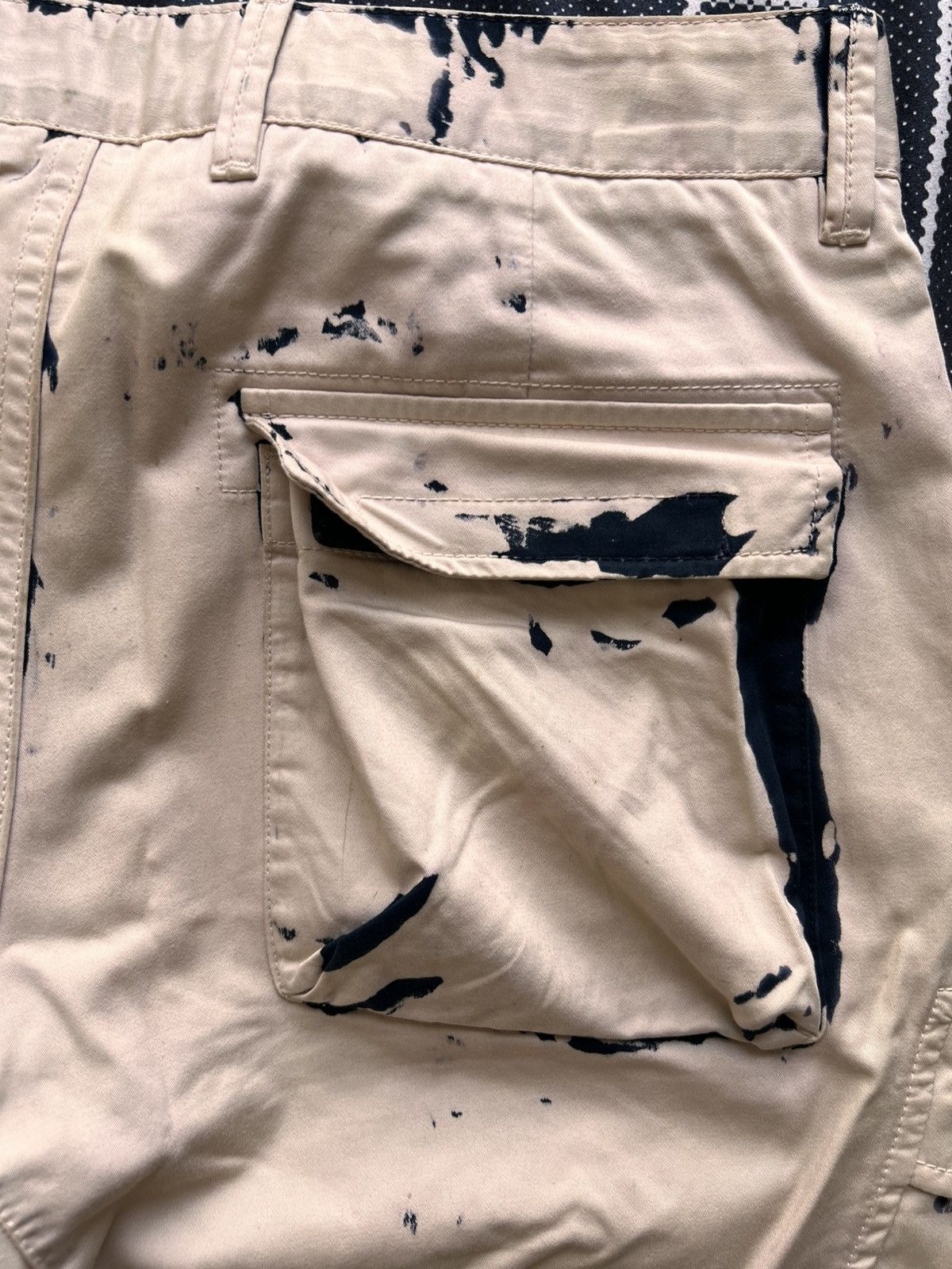 Stone Island Stone Island Hand Corrosion Cargo Shorts Type RE W30 Size US 30 / EU 46 - 11 Thumbnail