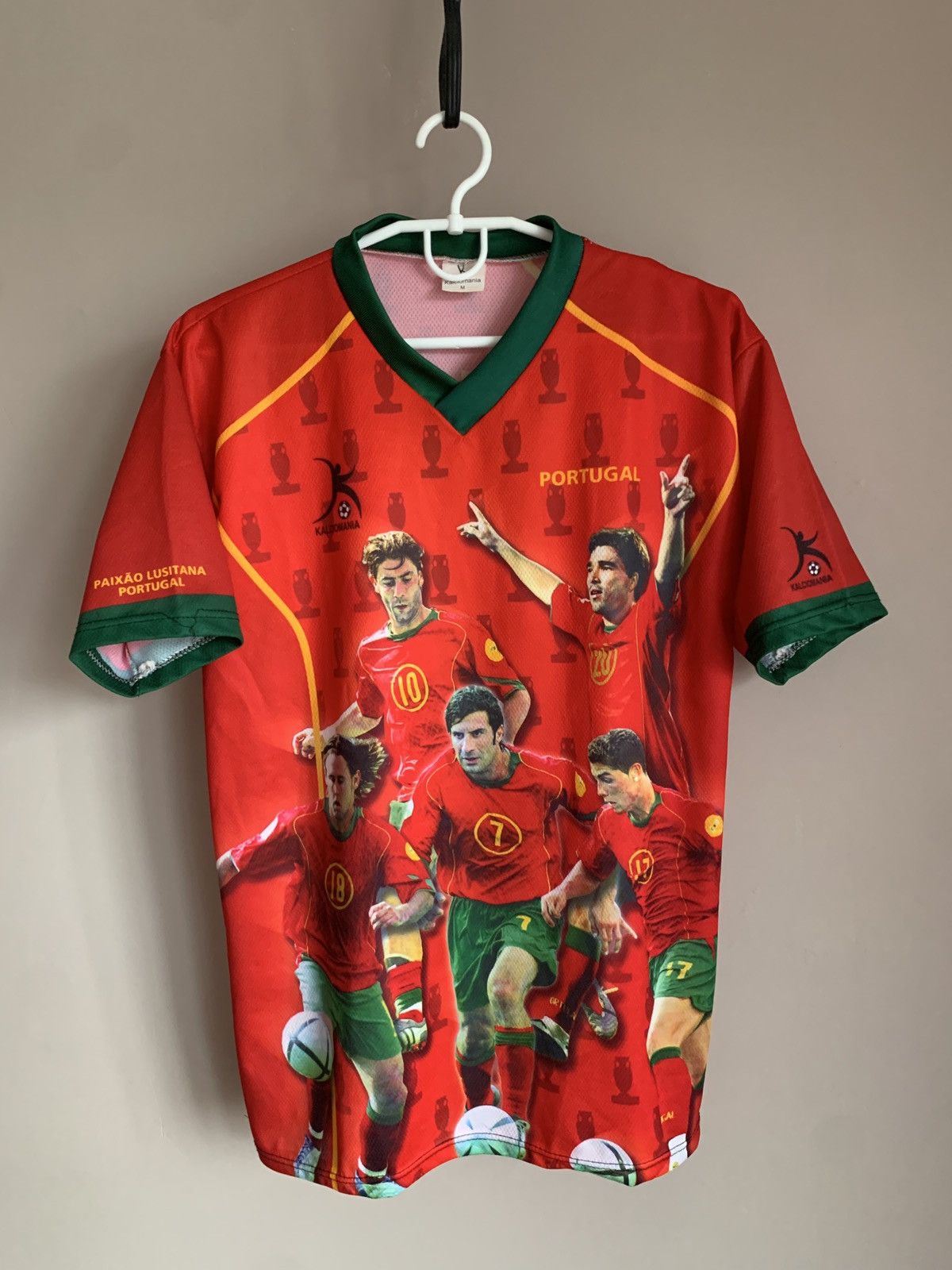 Vintage Portugal 2004 Euro Football Shirt Retro Soccer Jersey Sz M Size US M / EU 48-50 / 2 - 1 Thumbnail