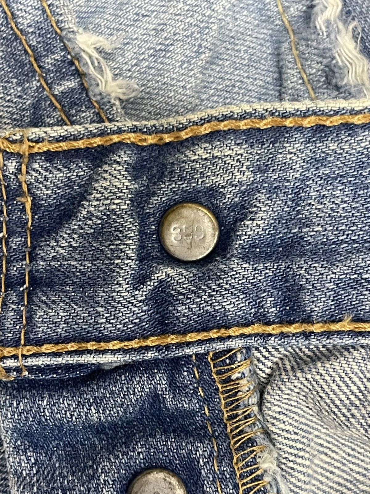 Levi's Vintage Levi's 501 Distressed Jeans |Light Wash | Button Fly Size US 33 - 6 Thumbnail