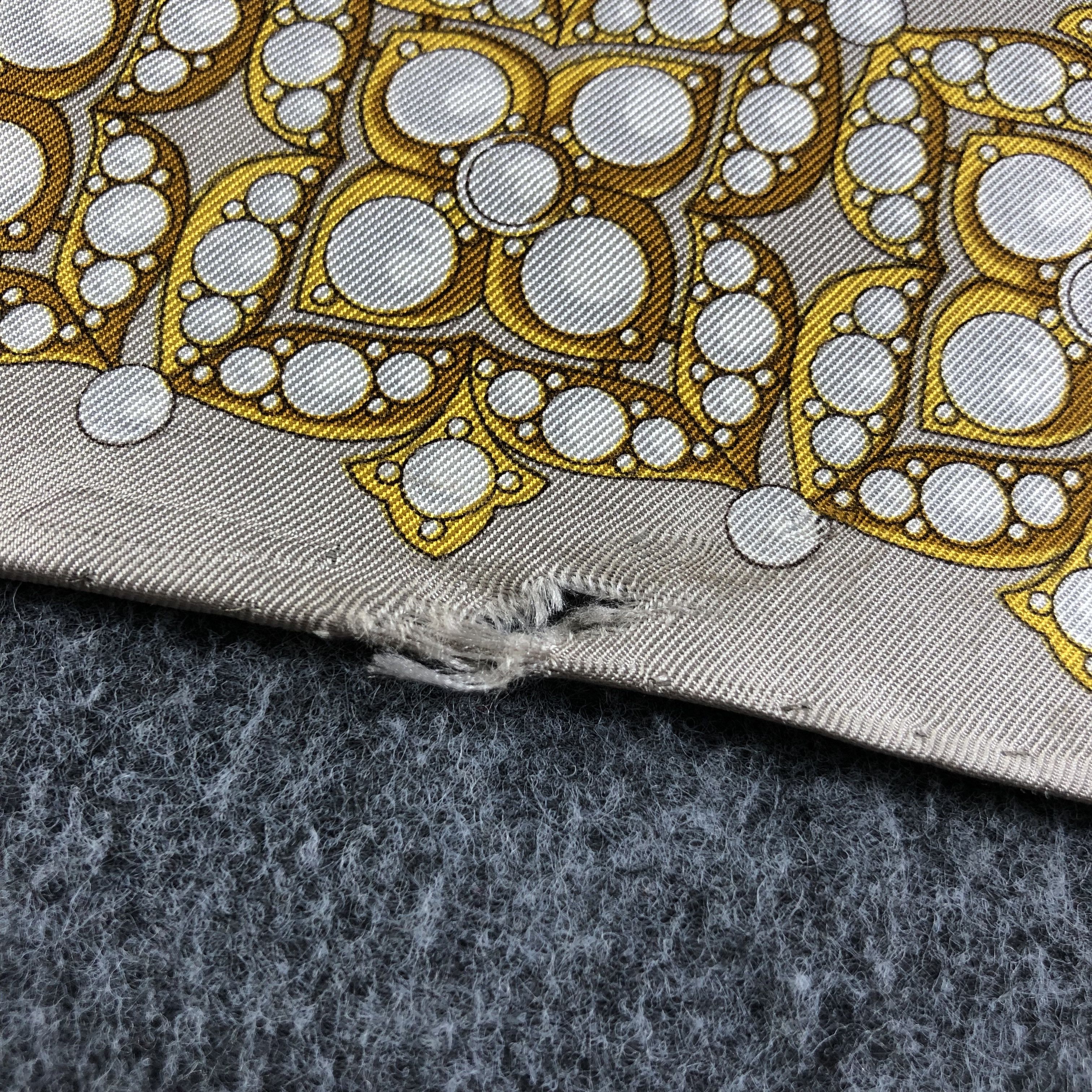 Japanese Brand Valentino Floral Luxury Silk Scarf M480 Size ONE SIZE - 5 Thumbnail