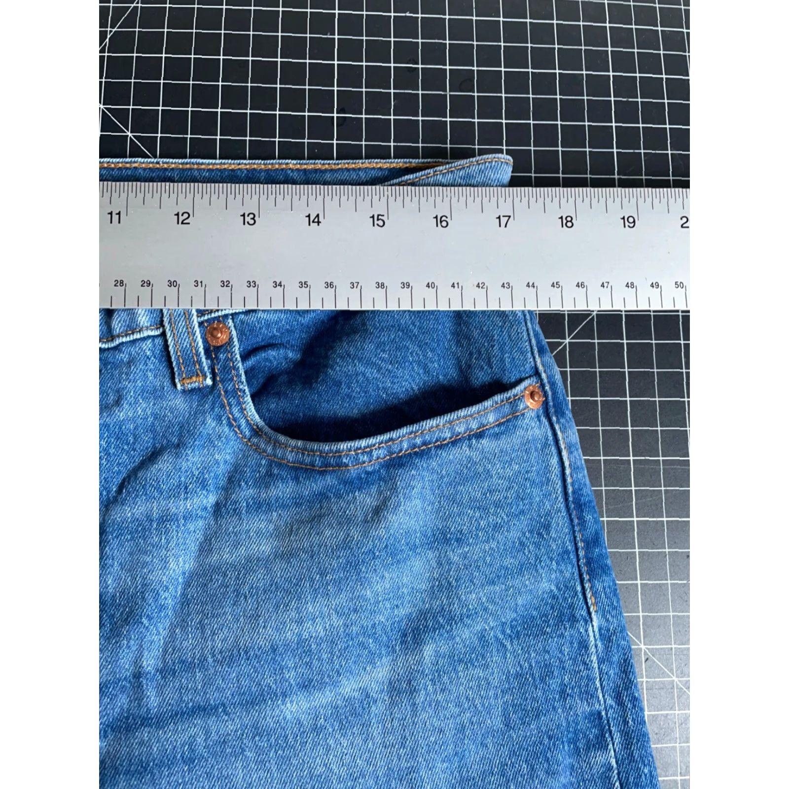Levi's VINTAGE Levi's Premium Wedgie Fit Straight Leg Jeans Women's 32 Blue Denim Big E Tab Jeans Women 32 Blue Denim 5-Pocket Classic Retro Hipster Ladies Size 24" / US 00 / IT 34 - 5 Thumbnail