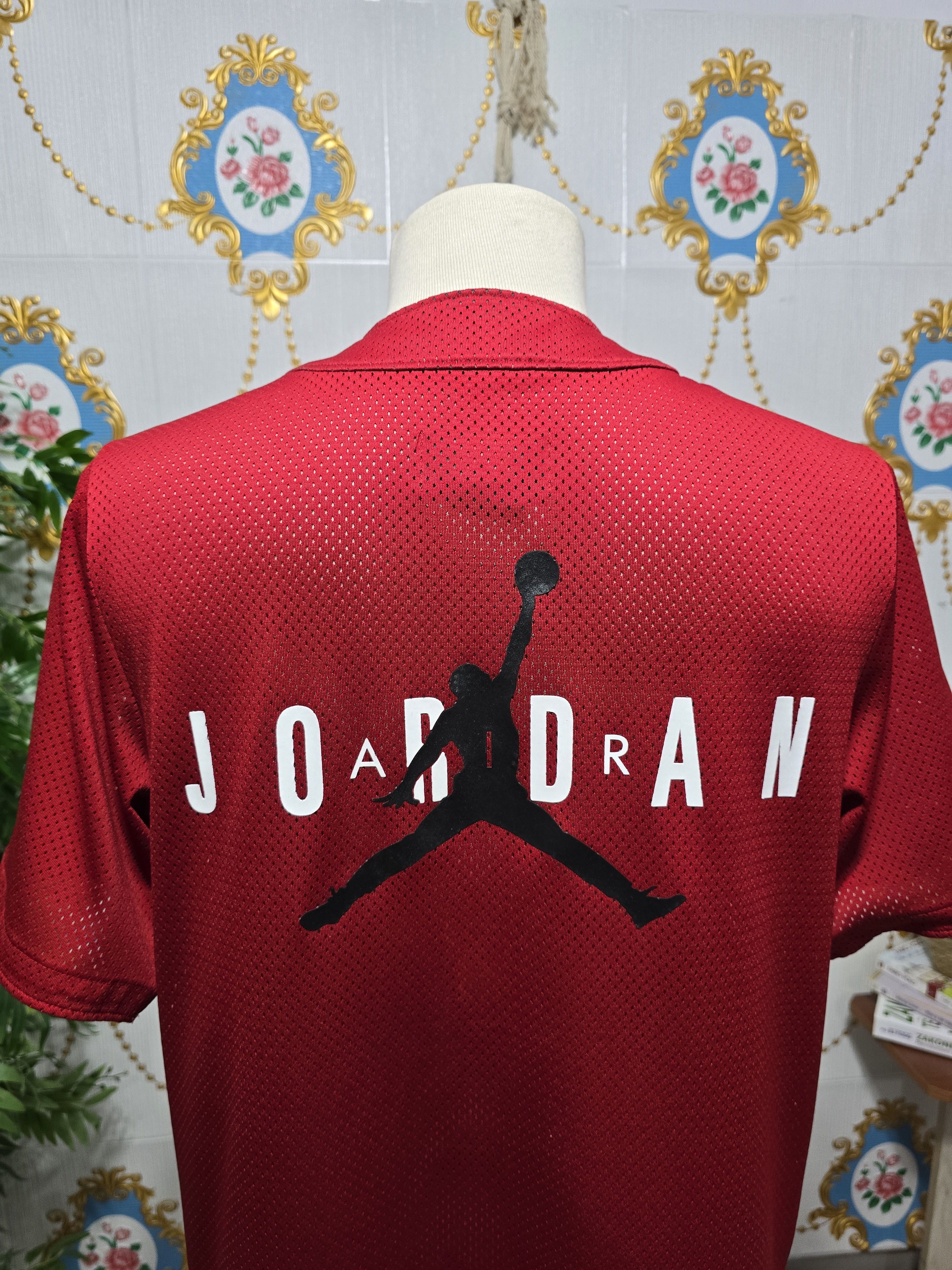 Jordan Brand Nike Jordan Jumpman mesh baseball jersey in red. Size US L / EU 52-54 / 3 - 9 Thumbnail
