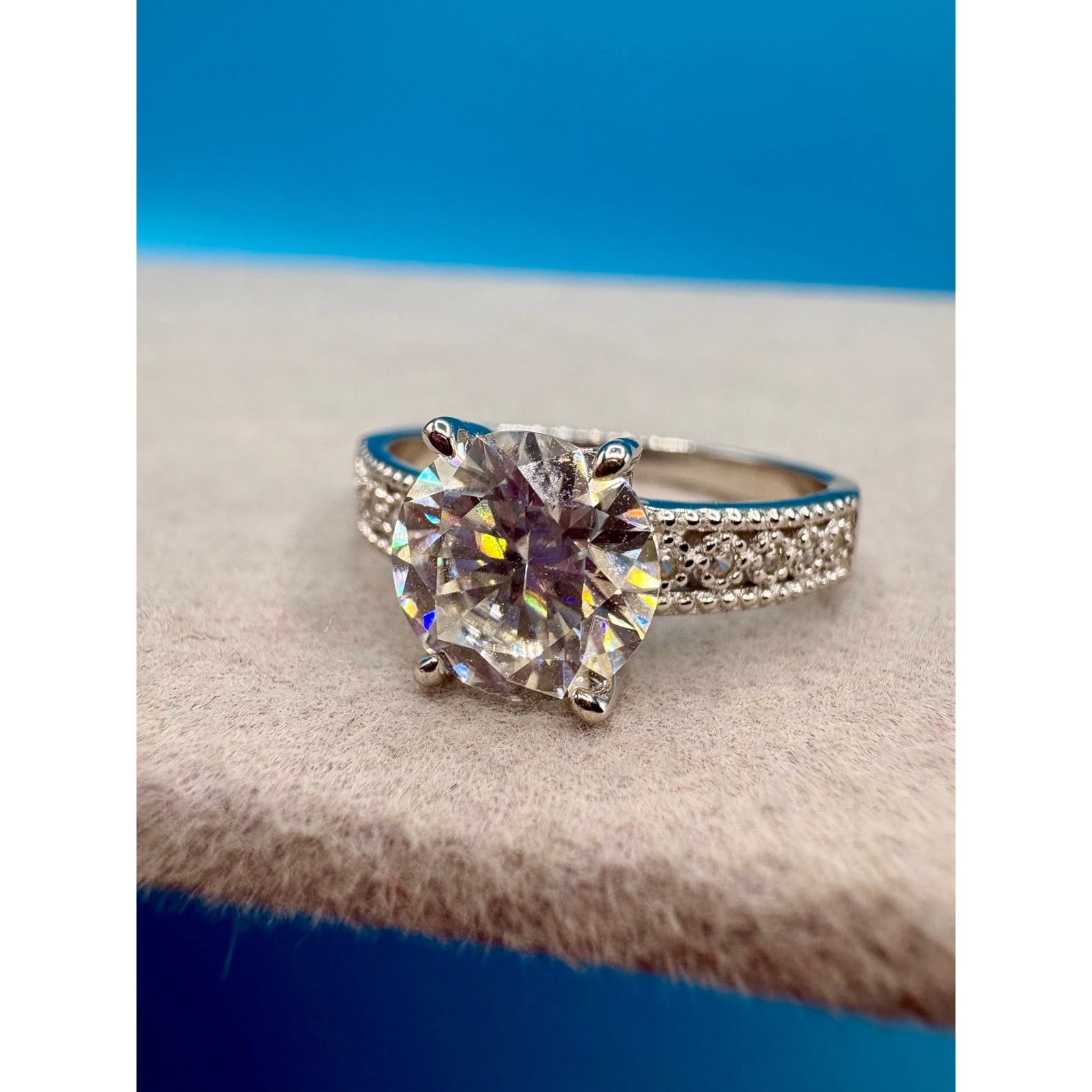 Jewelry Stunning 2CTW Moissanite D/VVS1 in AU750 (75% White Gold) Size ONE SIZE - 4 Thumbnail