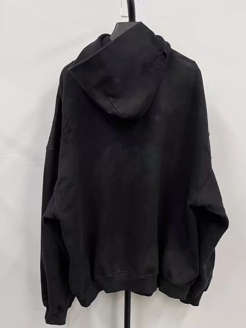 Balenciaga Balenciaga Monogrammed pullover hooded sweatshirt with lon Size US M / EU 48-50 / 2 - 2 Thumbnail
