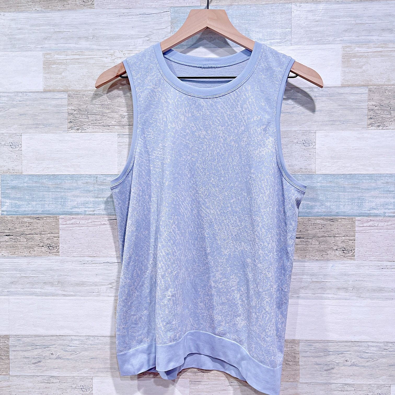 Lululemon Lululemon Seamless Swiftly Breathe Muscle Tank Blue Womens 6 Size M / US 6-8 / IT 42-44 - 1 Thumbnail