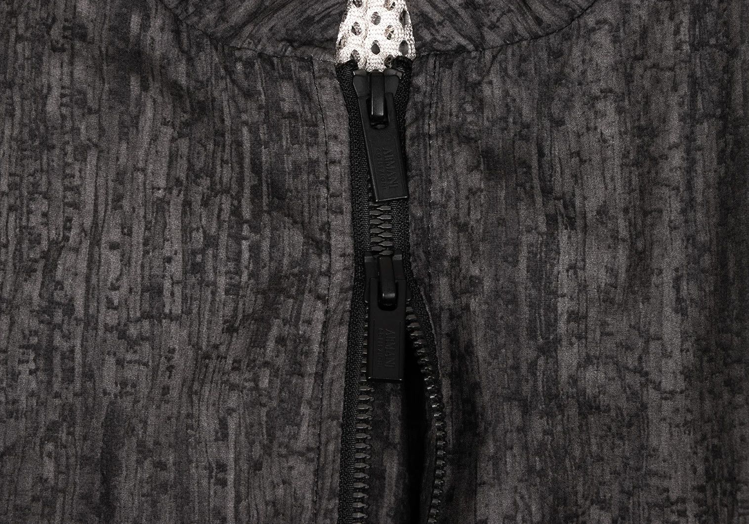 Armani Collezioni Patterned Dual Zip Blouson in Charcoal Black EU46/US36 Size US XXS / EU 40 - 9 Thumbnail