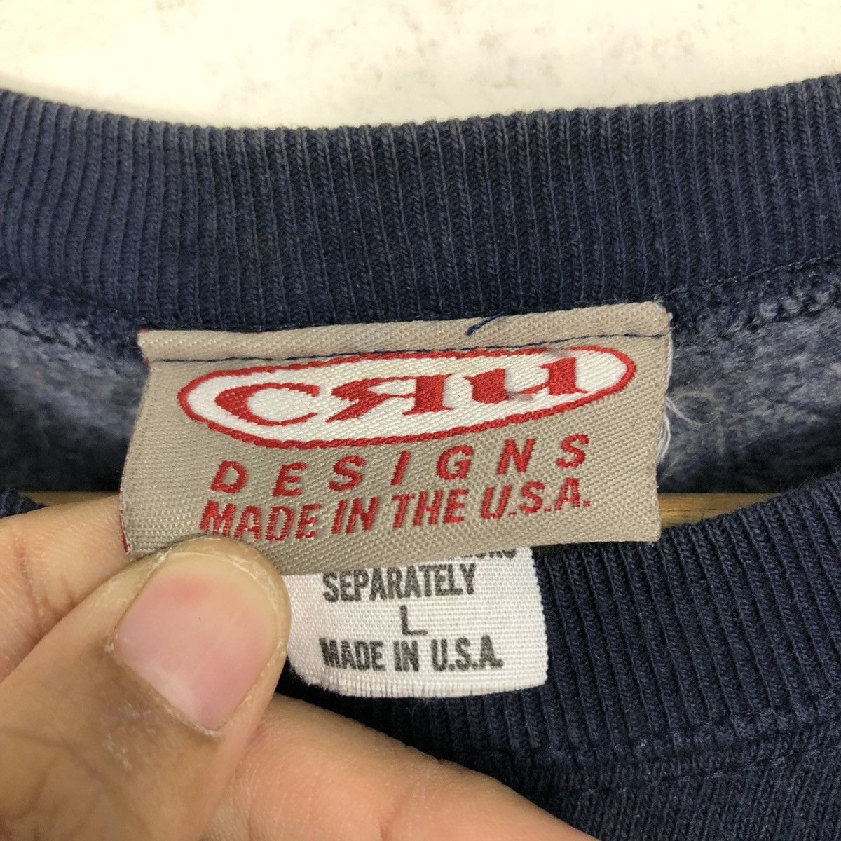 Japanese Brand 🔥VINTAGE SWEATSHIRT CRU MADE IN USA CENTRE LOGO Size US L / EU 52-54 / 3 - 15 Thumbnail