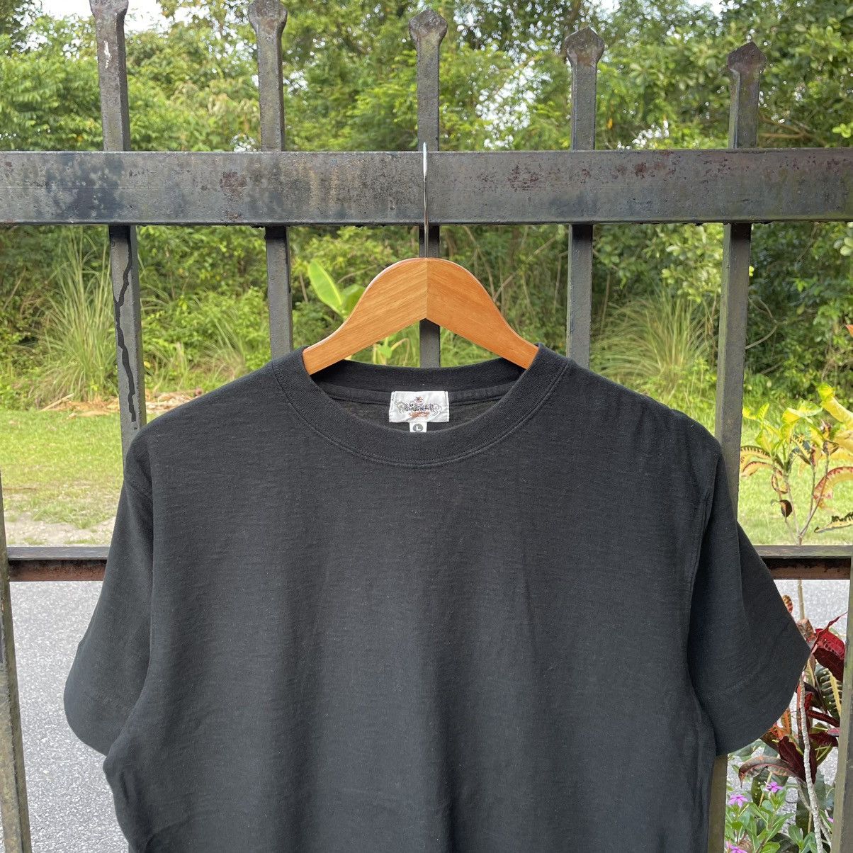 Japanese Brand 🔥Karakuri Tamashi Embroidered Motive Flower Sukajan Tee Size US L / EU 52-54 / 3 - 6 Thumbnail